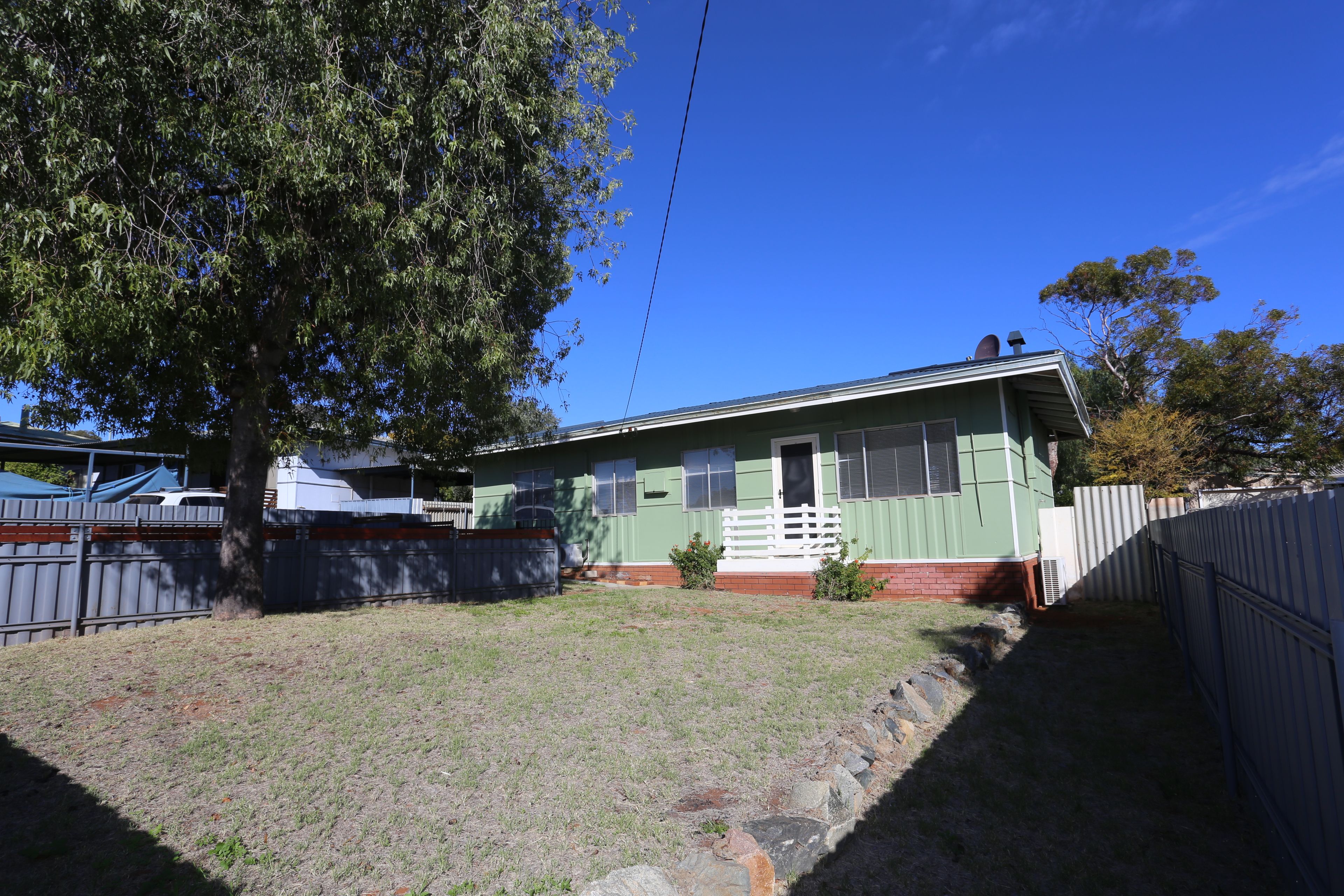 10 New Compton Street, Kambalda East, WA 6442