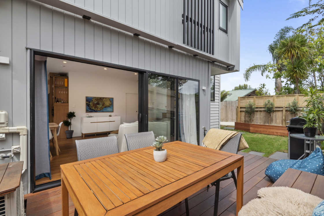 132A Stapleford Crescent, Browns Bay, North Shore City