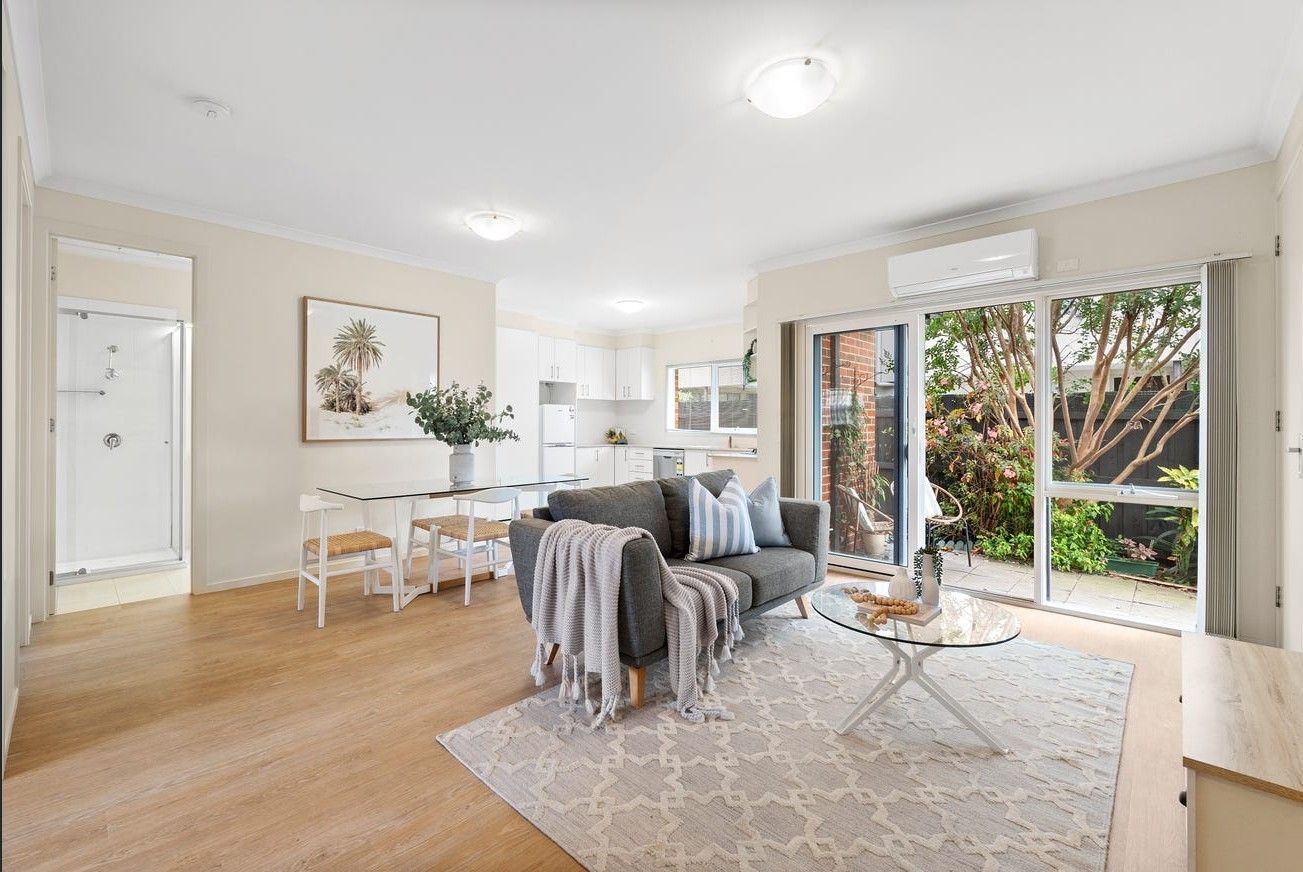 2/8 Francesco Street, Bentleigh East, VIC 3165