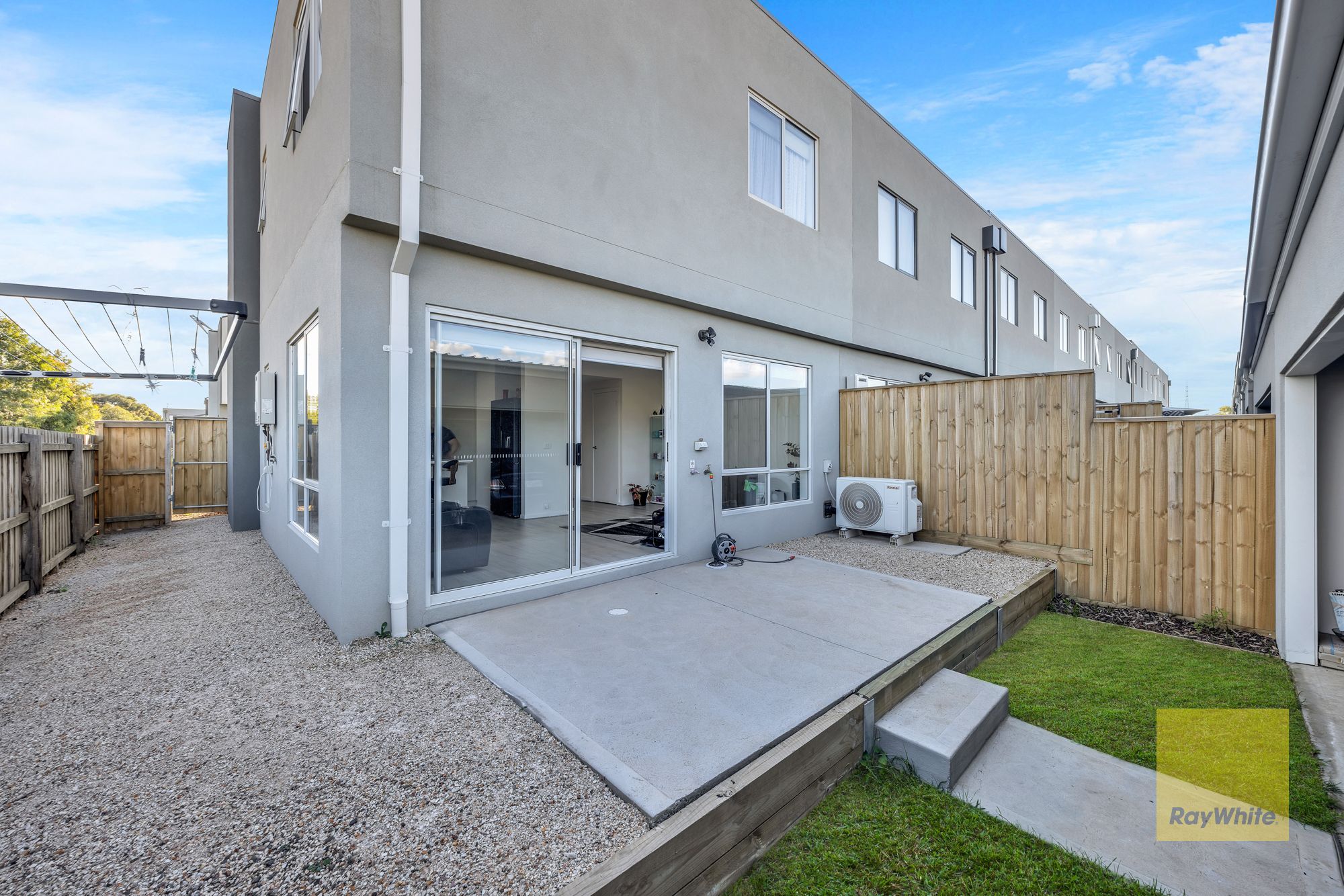 21 Rodway Walk — photo 15 of 16
