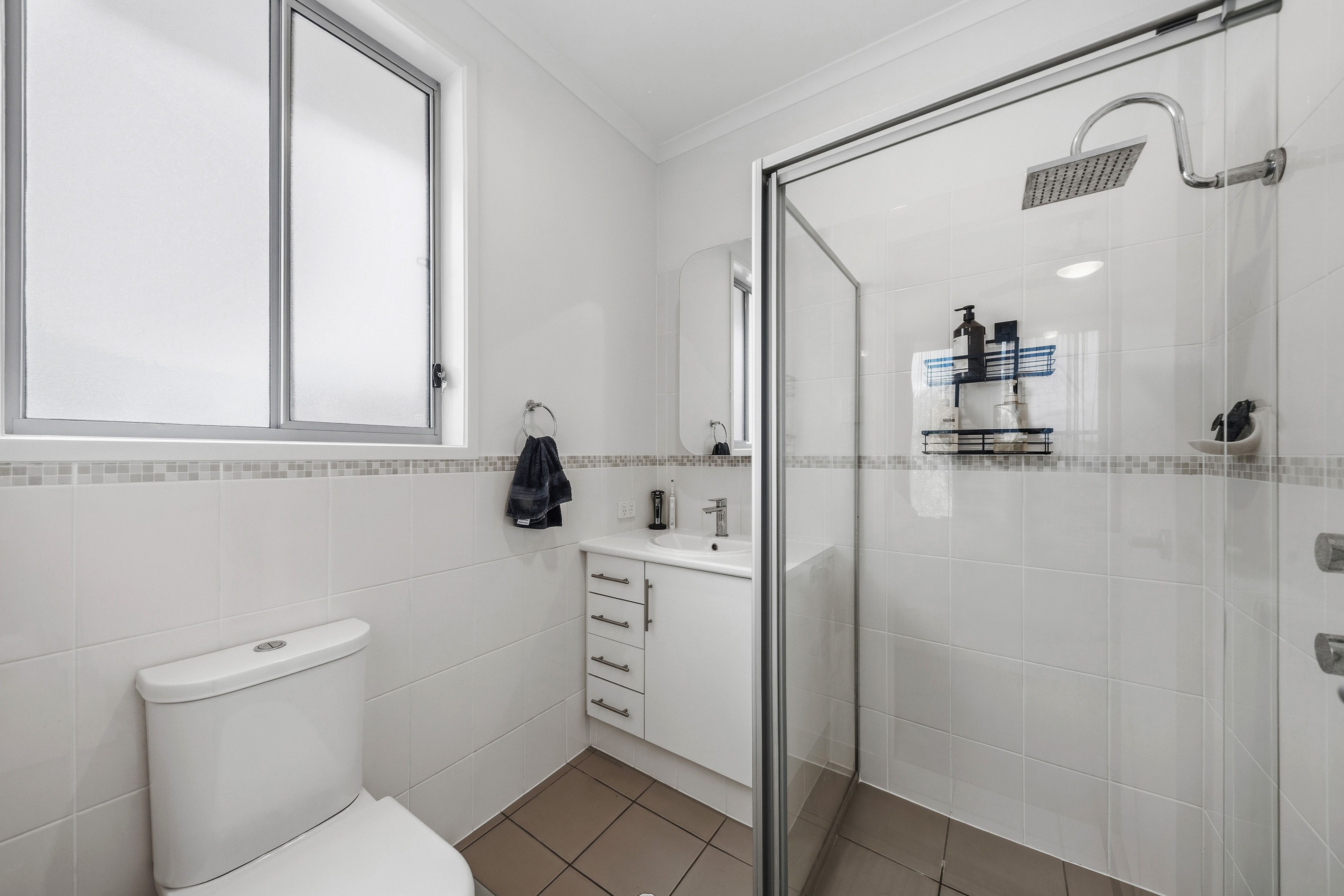 20 Warner Avenue — photo 10 of 18