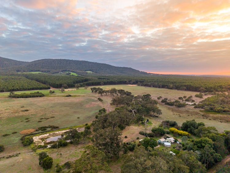 2099 Yellanup Road, Porongurup, WA 6324