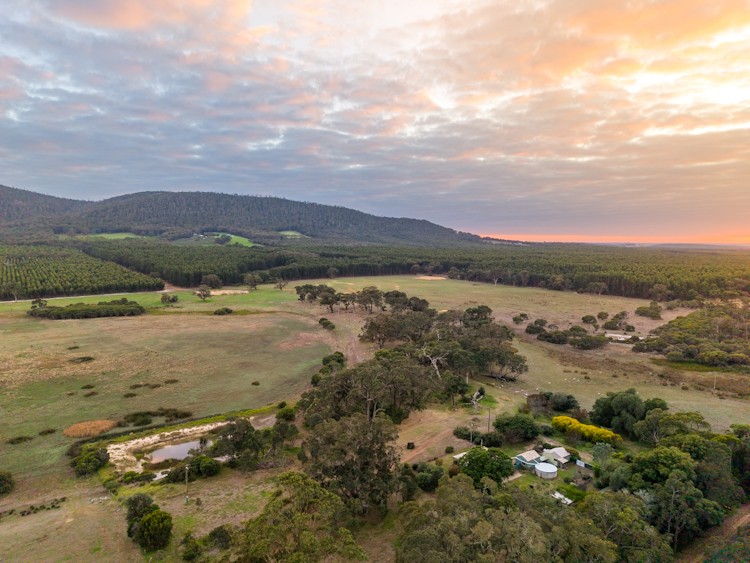 2099 Yellanup Road, Porongurup, WA 6324