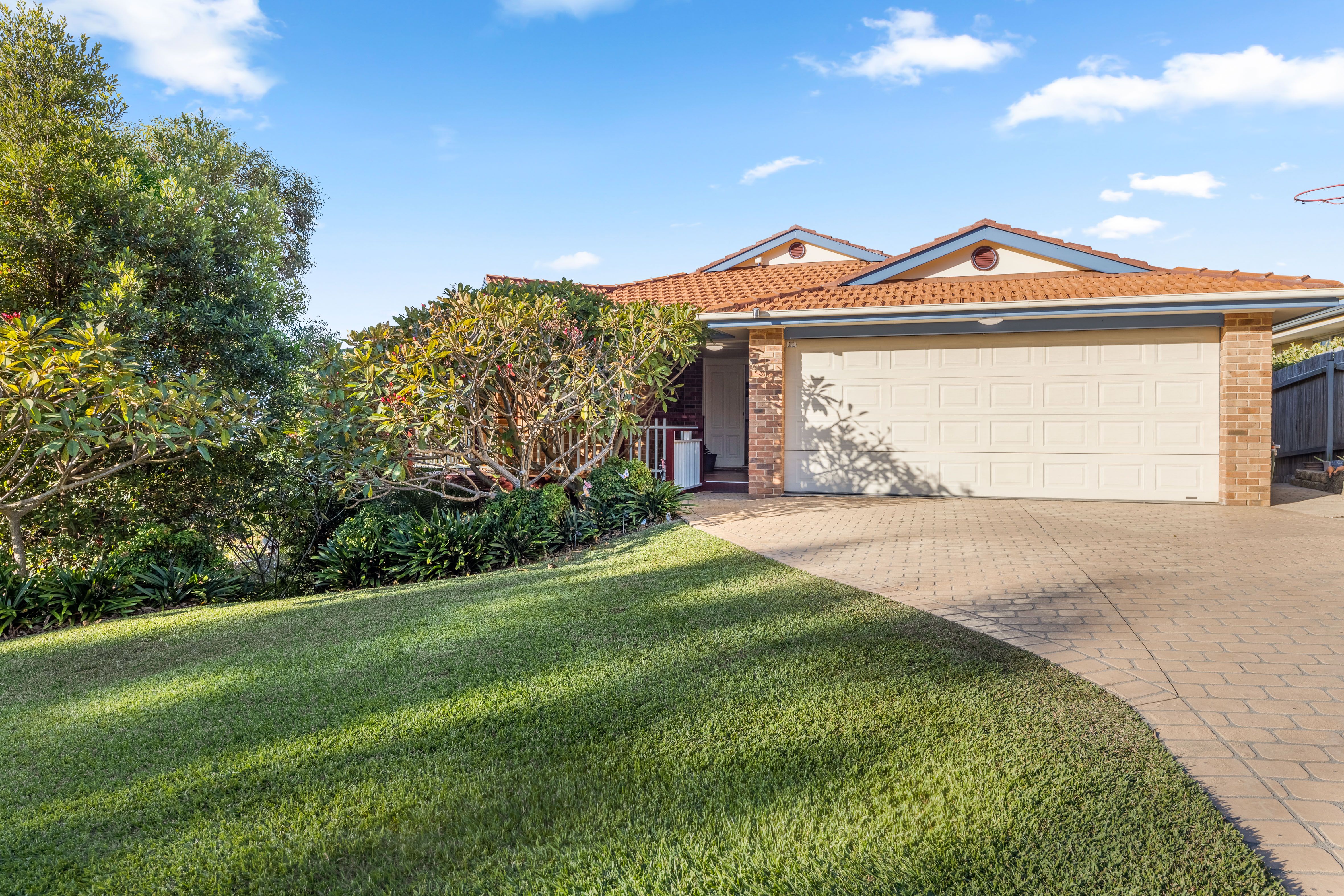 76 Giles Street, Yarrawarrah, NSW 2233 Sold House Ray White