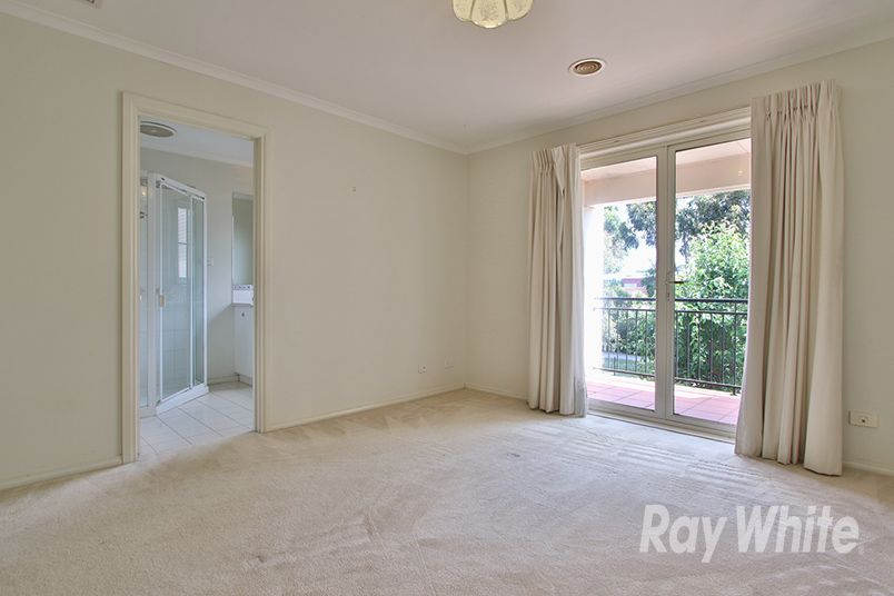 12 Illowra Walk, Blackburn South, VIC 3130