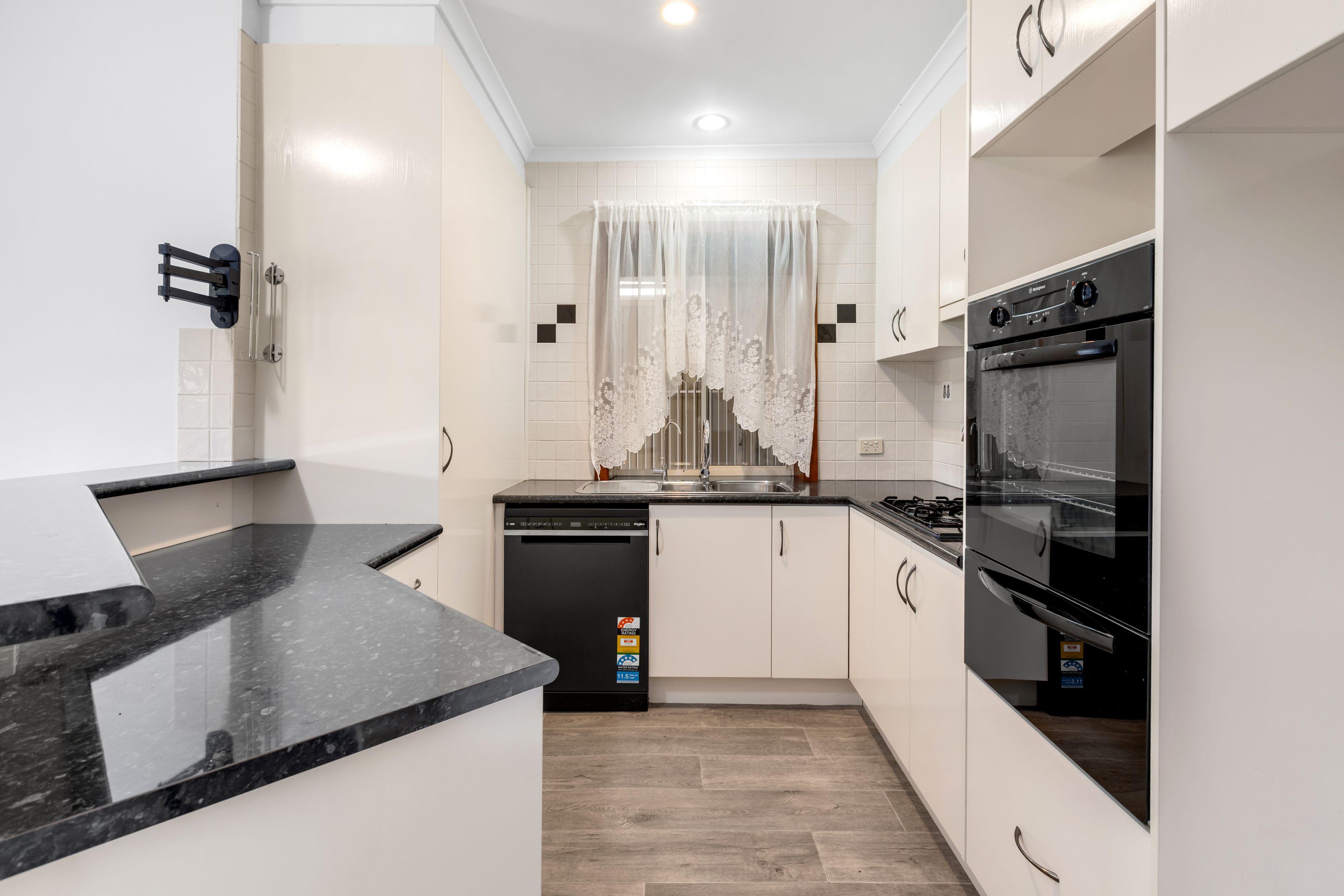 24 Marcian Avenue — photo 6 of 24