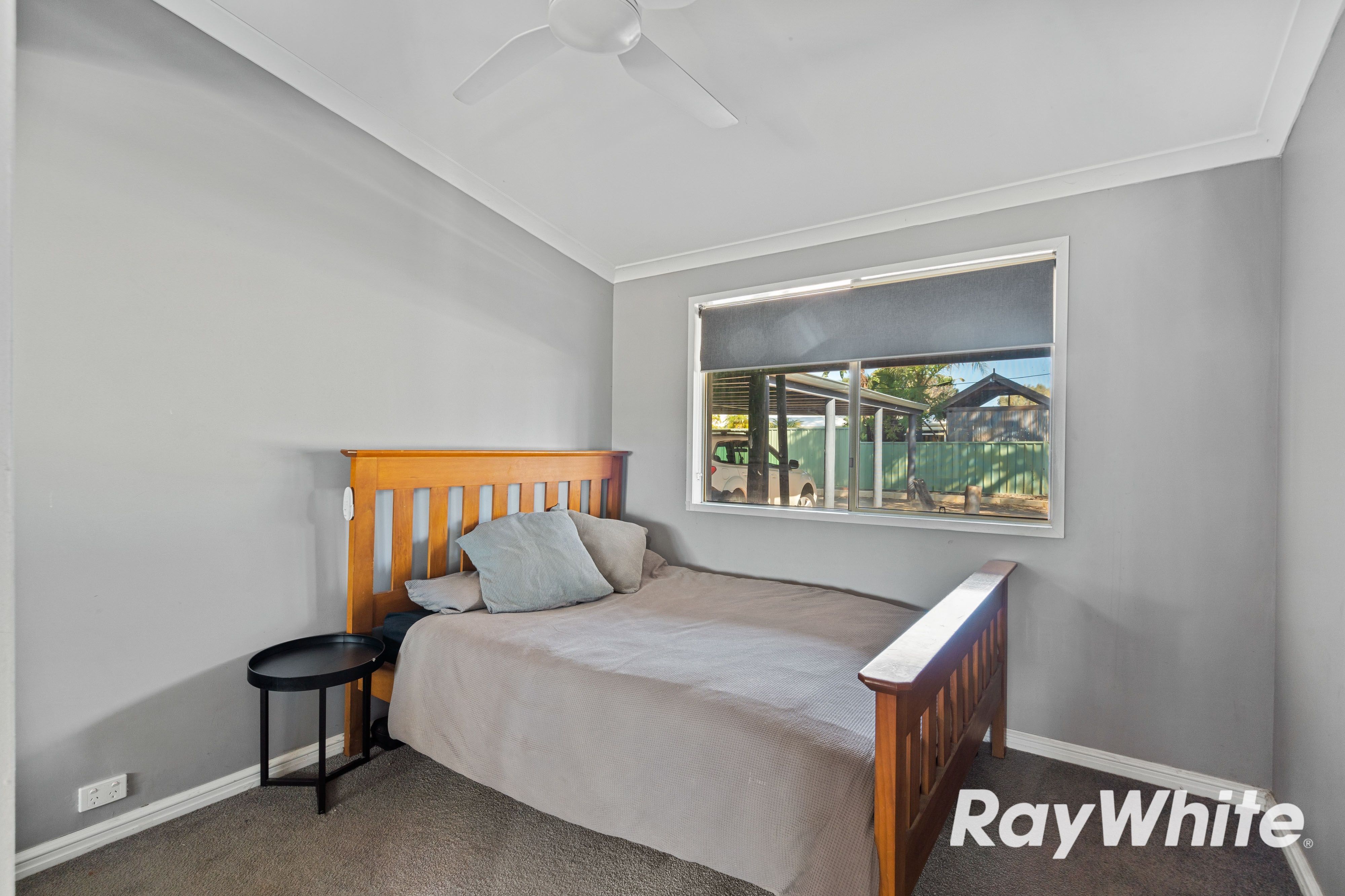 4 Silverton Crescent — photo 11 of 21