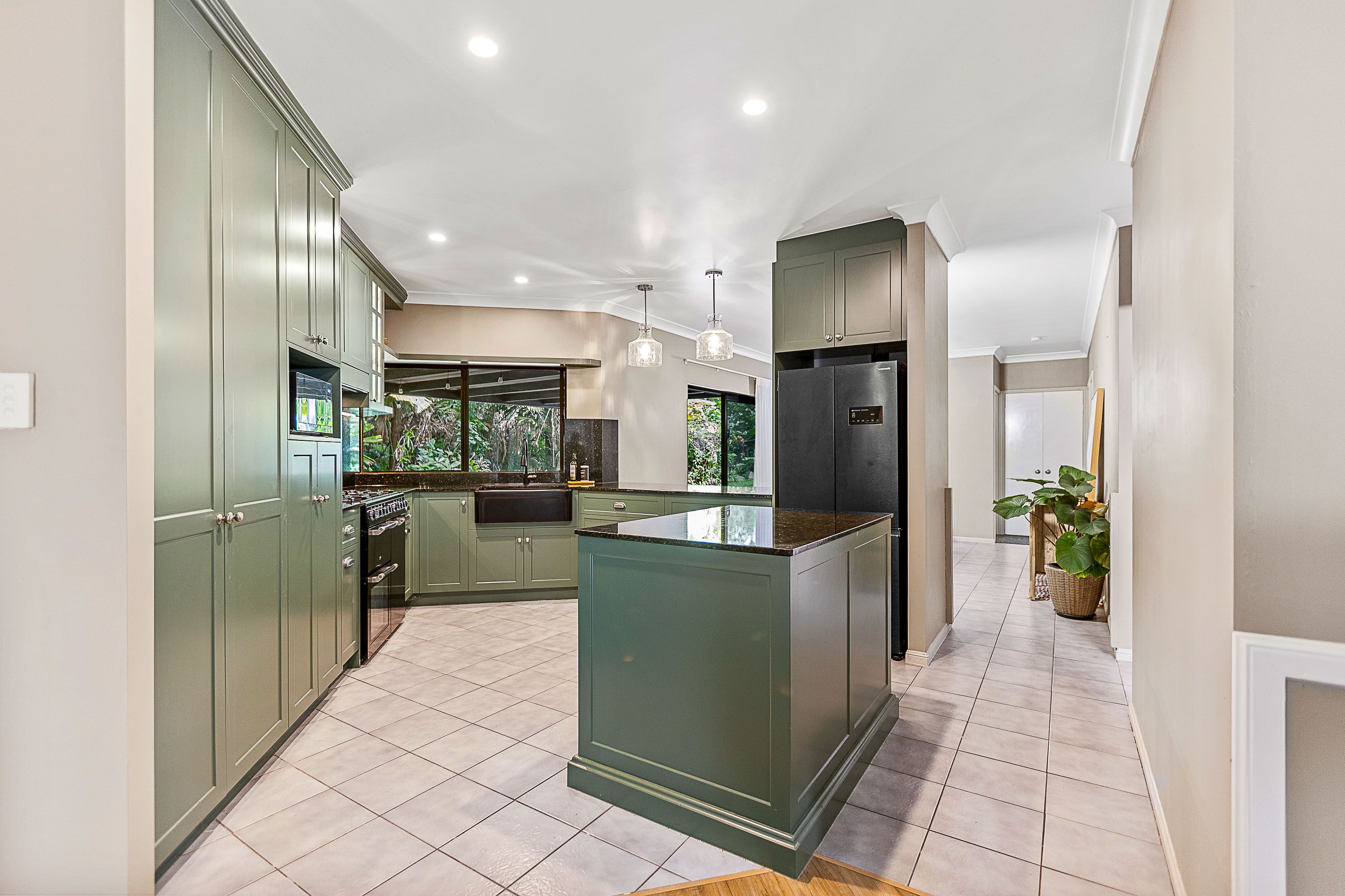 17 Bangalow Place — photo 8 of 27