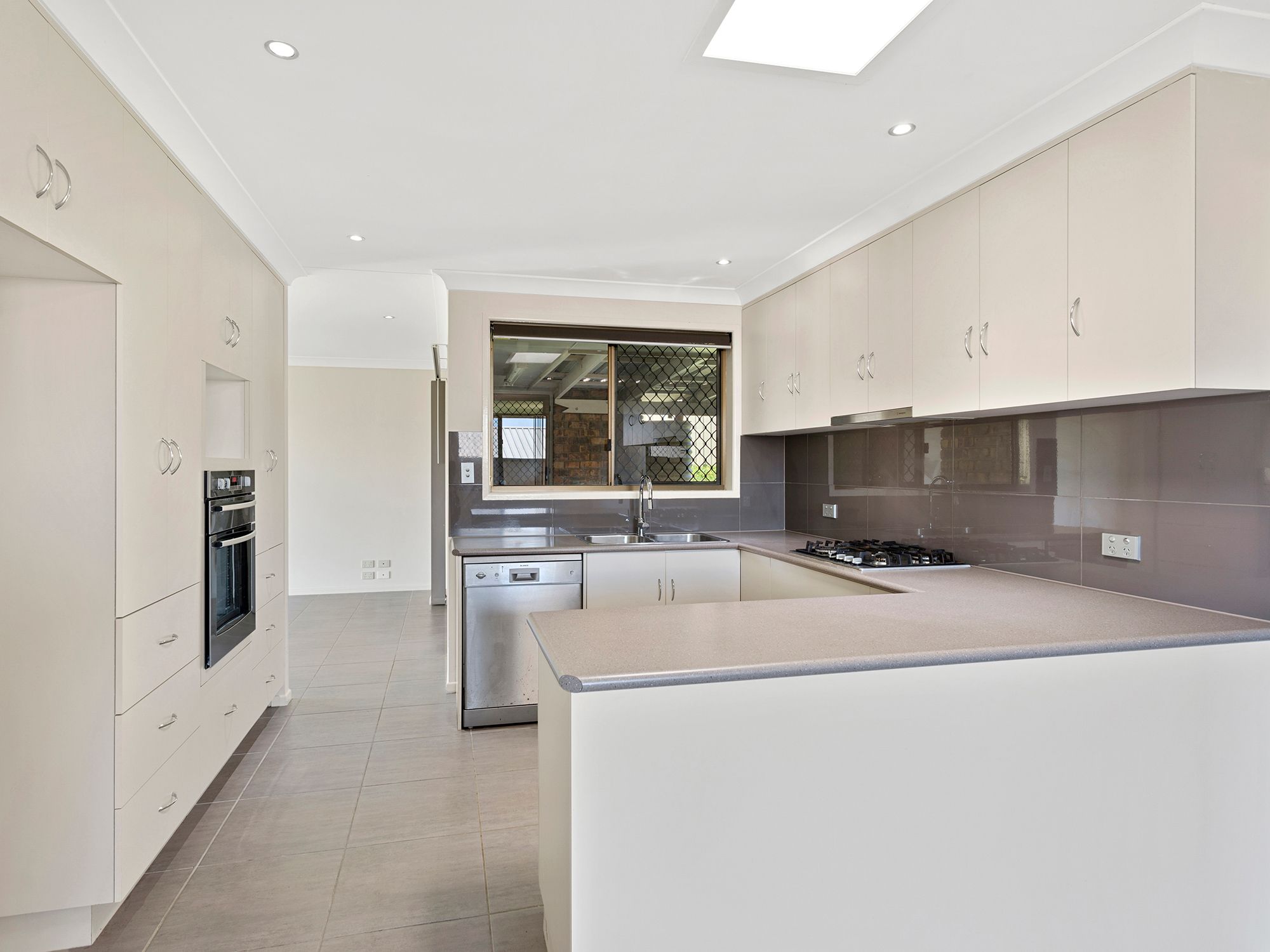 8 Renmano Court, Wilsonton Heights, QLD 4350