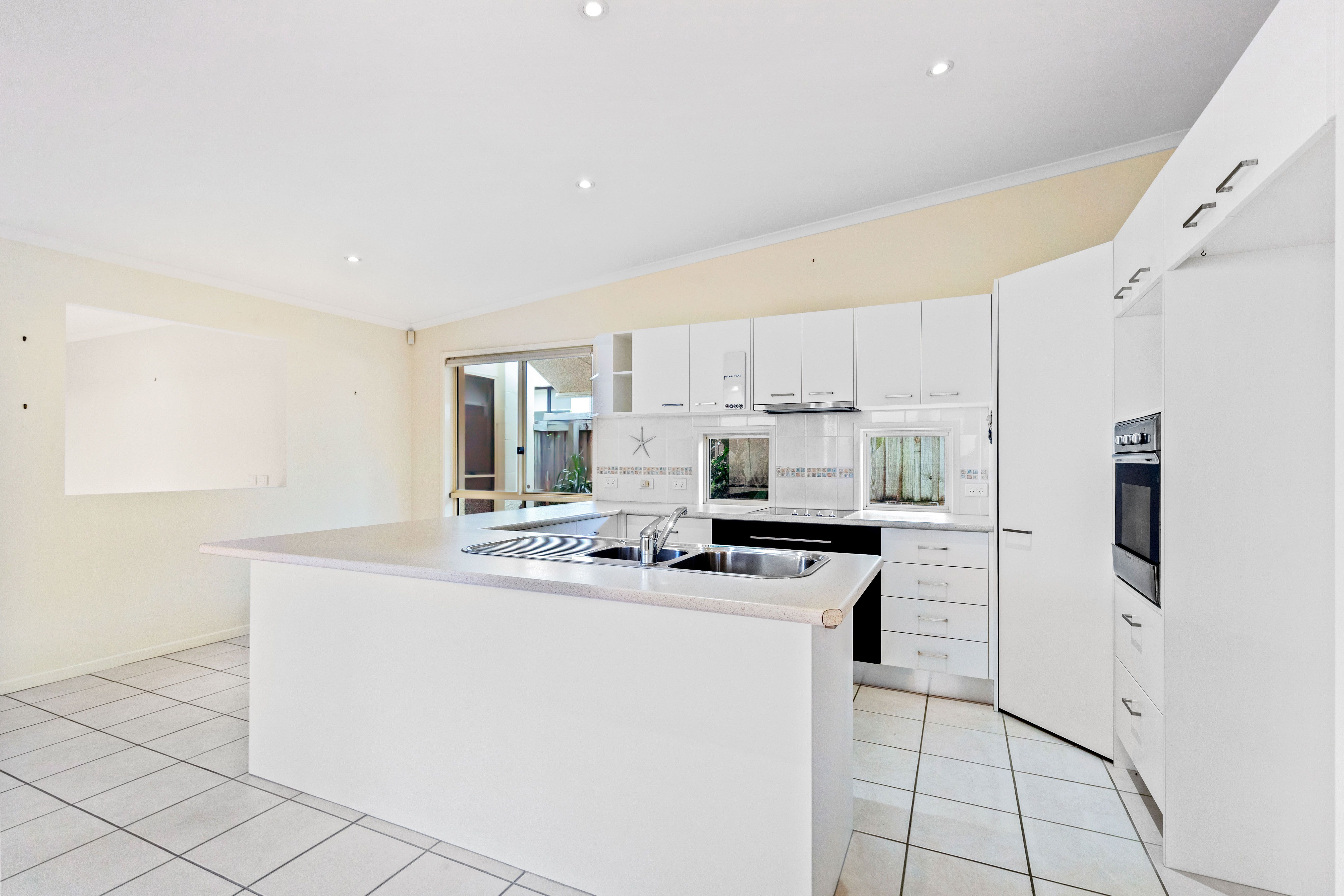 25 Dominica Place, Kawana Island, QLD 4575
