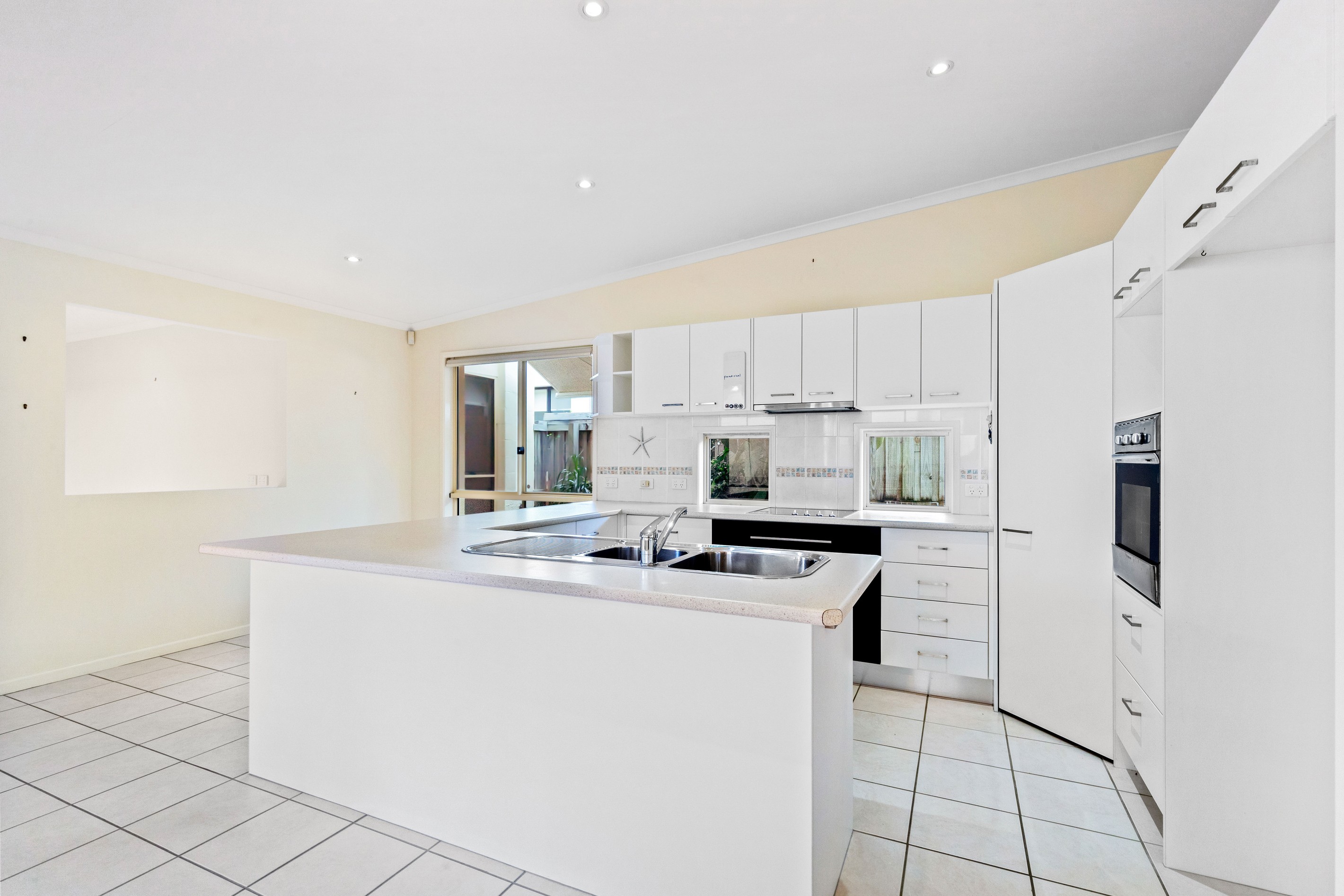 25 Dominica Place, Kawana Island, QLD 4575