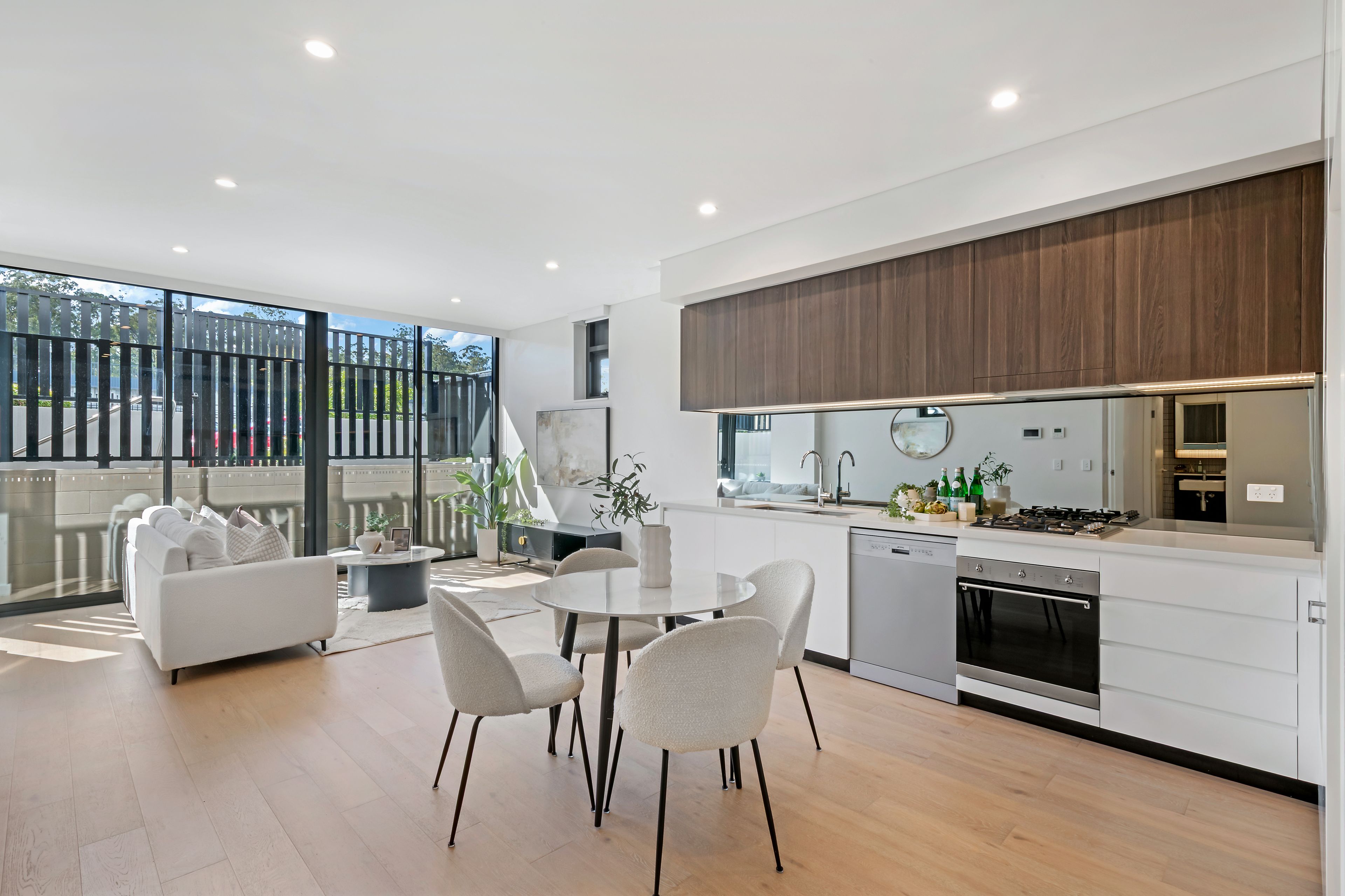 54/4 Burrendong Crescent — photo 3 of 8