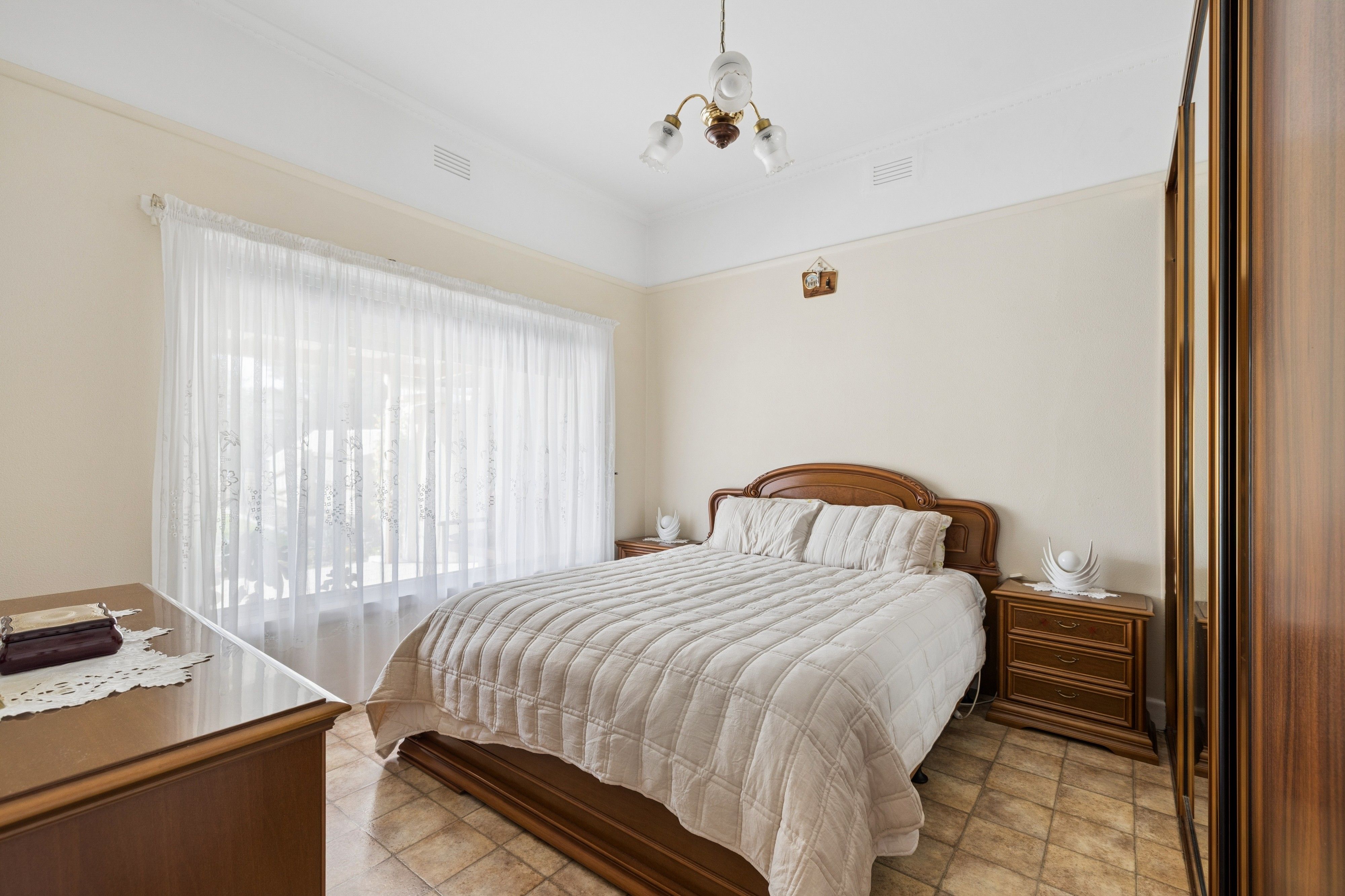 37 Leicester Street — photo 7 of 14