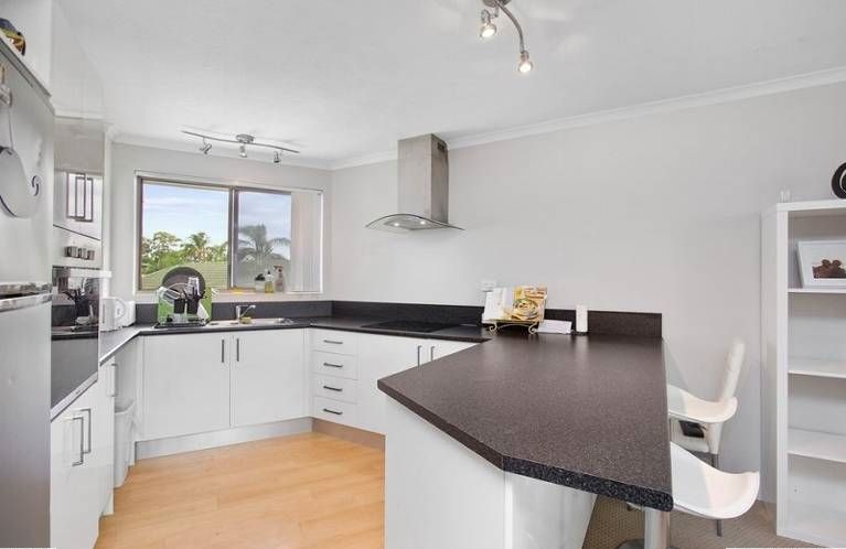 2/15 Huth Street, Labrador, QLD 4215