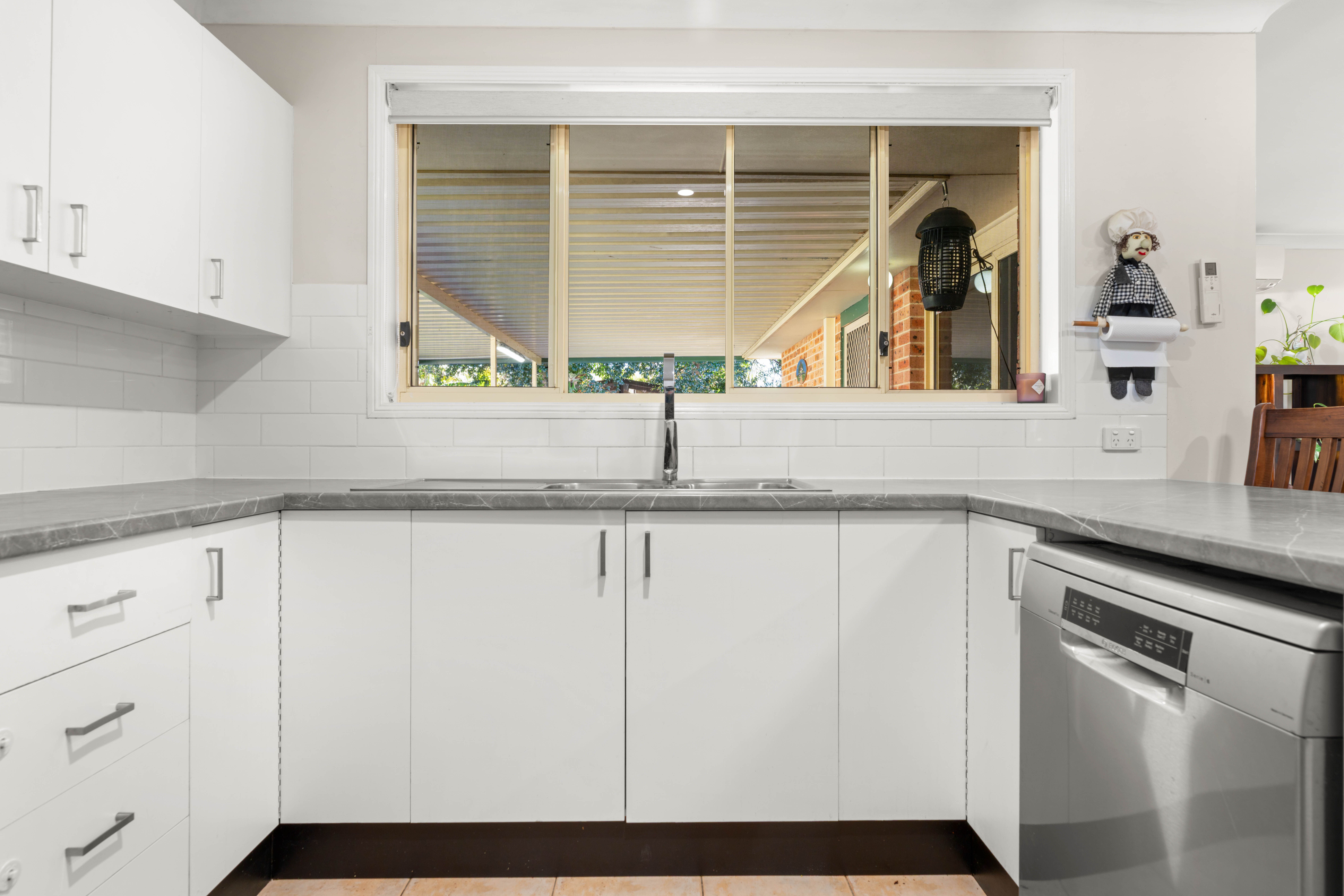 12 Hermes Crescent — photo 7 of 26