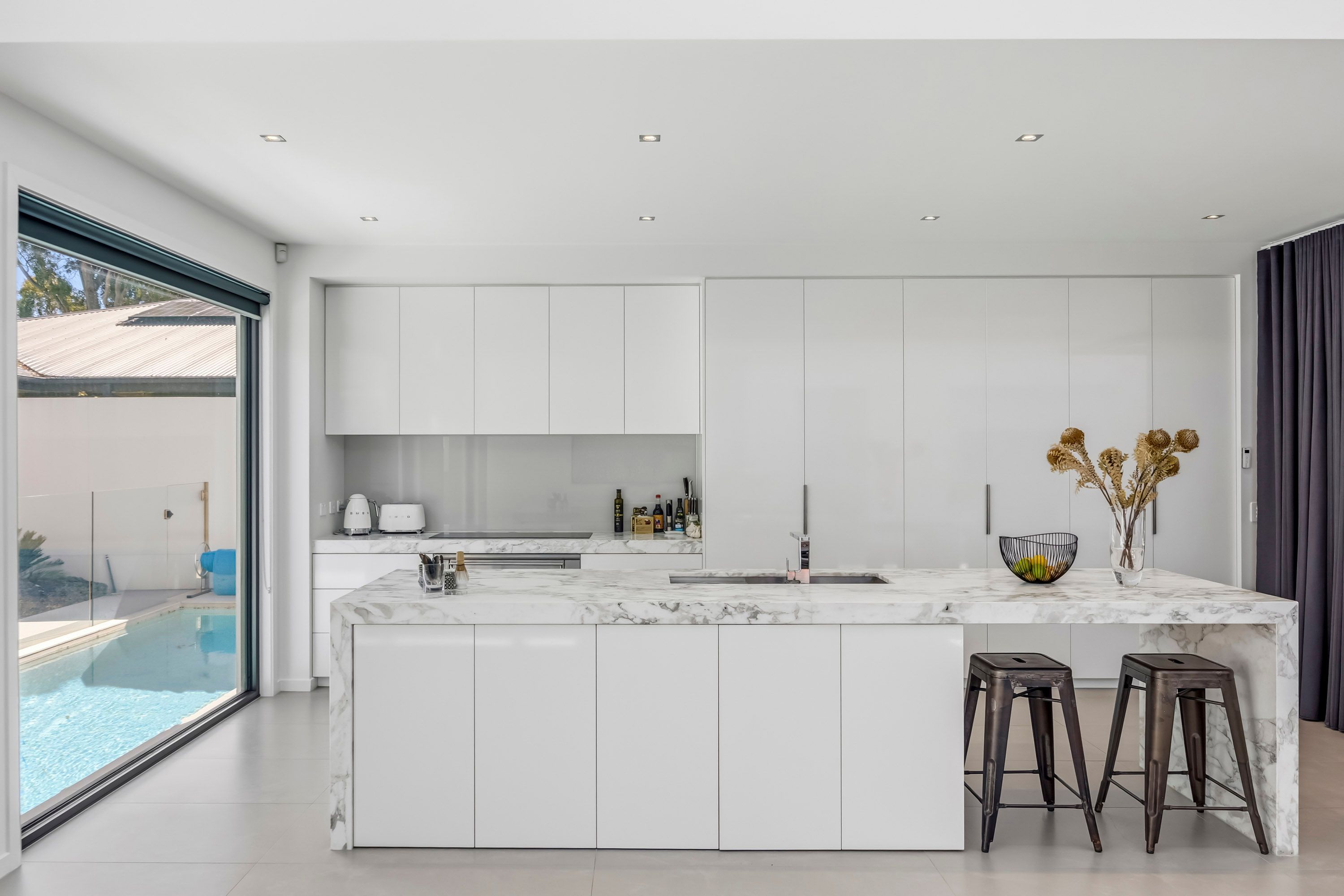 1790 Sturt Street — photo 9 of 30