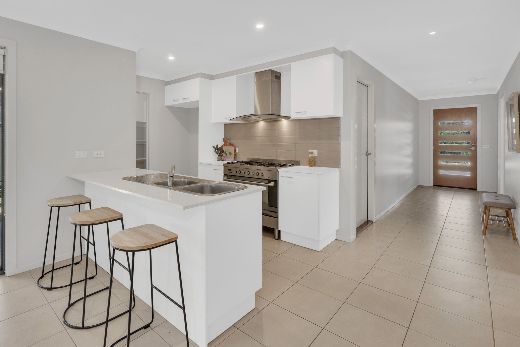 26 Ixora Crescent, MANOR LAKES, VIC 3024