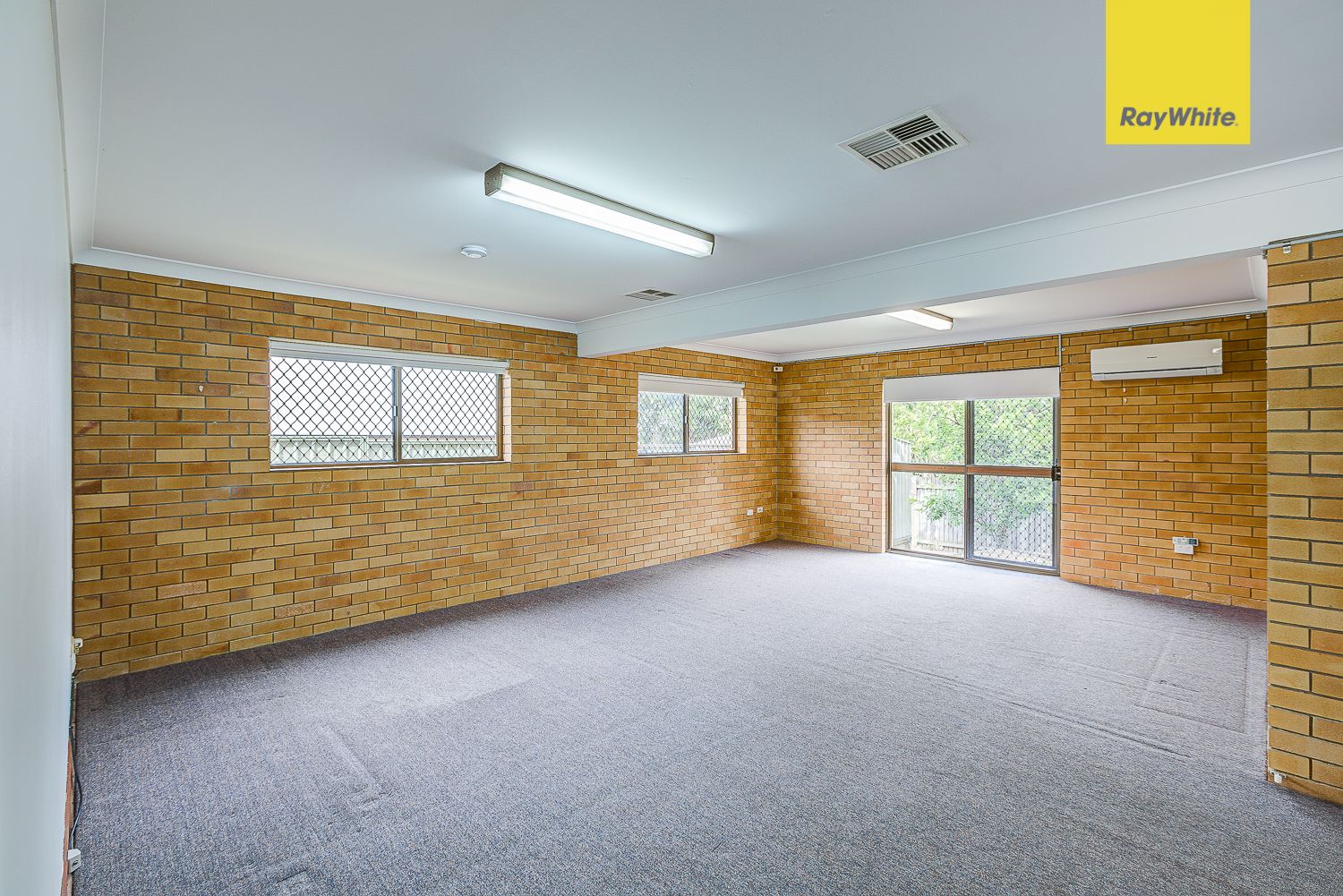 17 Hermitage Street, Eight Mile Plains, QLD 4113