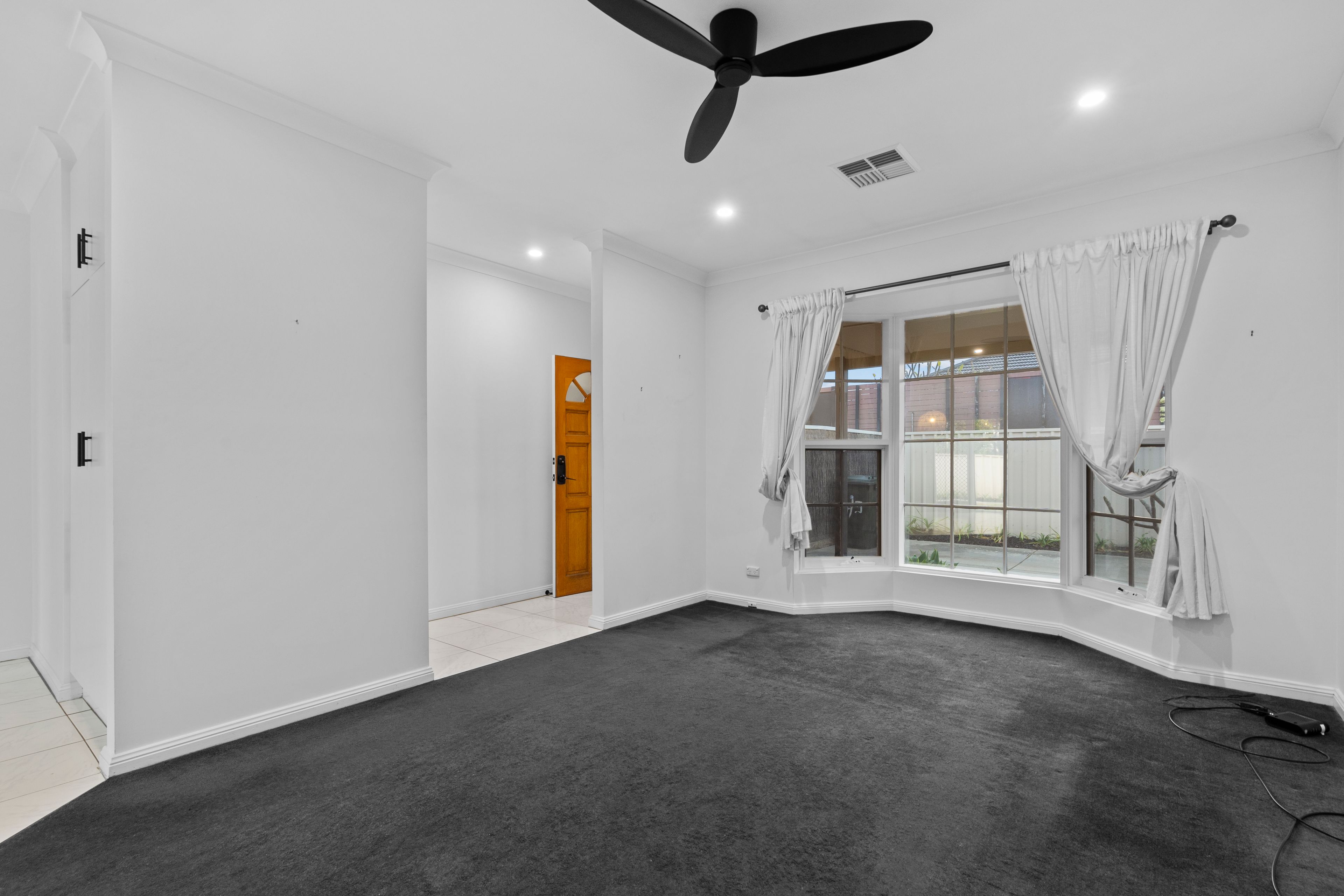 4/5 Henley Avenue — photo 3 of 13