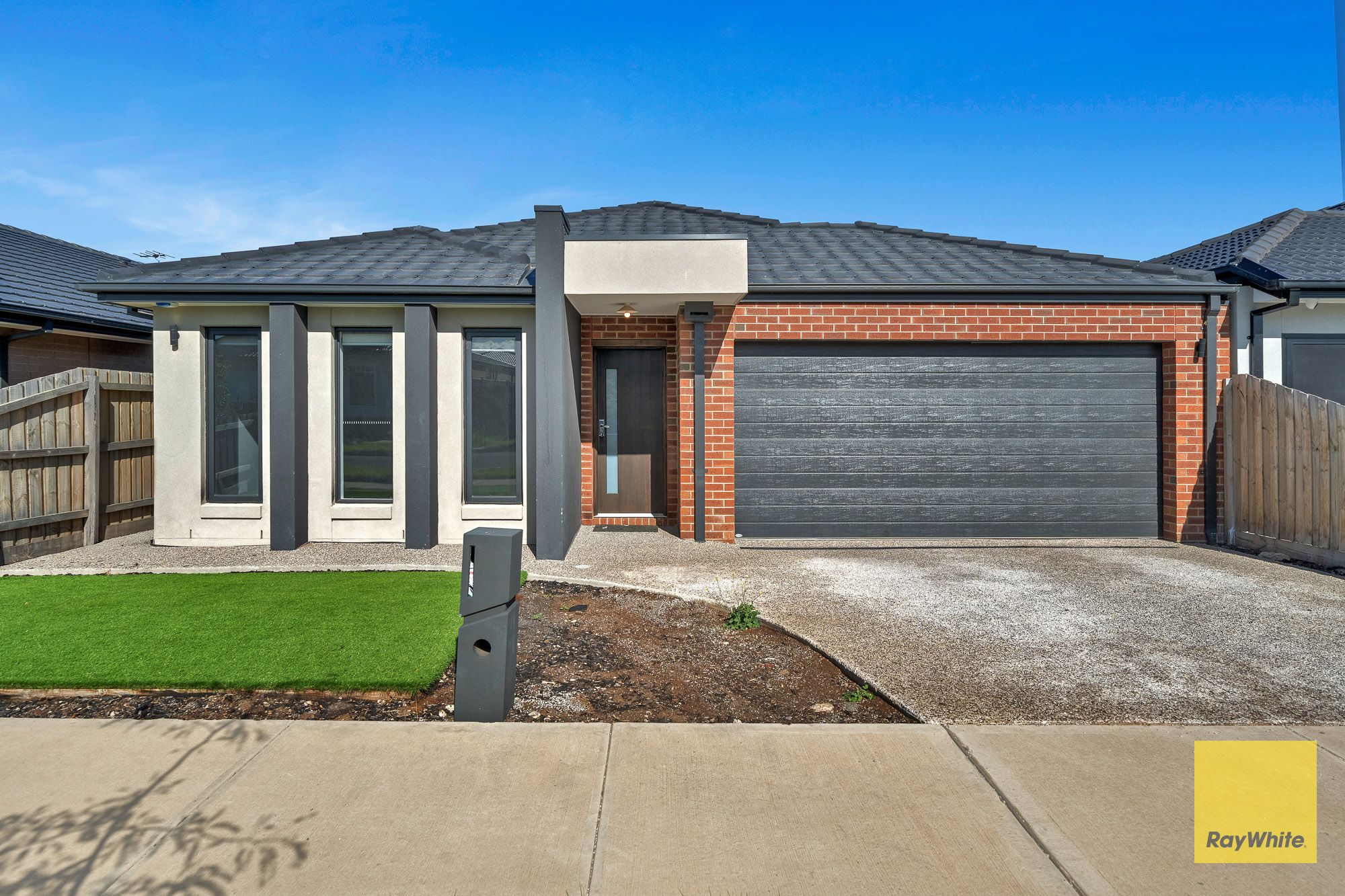 4 Readman Road, FRASER RISE, VIC 3336