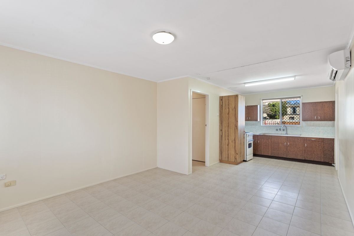 2/285 Hume Street, South Toowoomba, QLD 4350