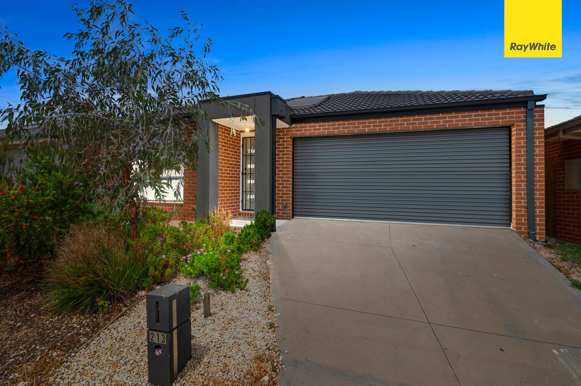 213 James Melrose Drive, Brookfield, VIC 3338