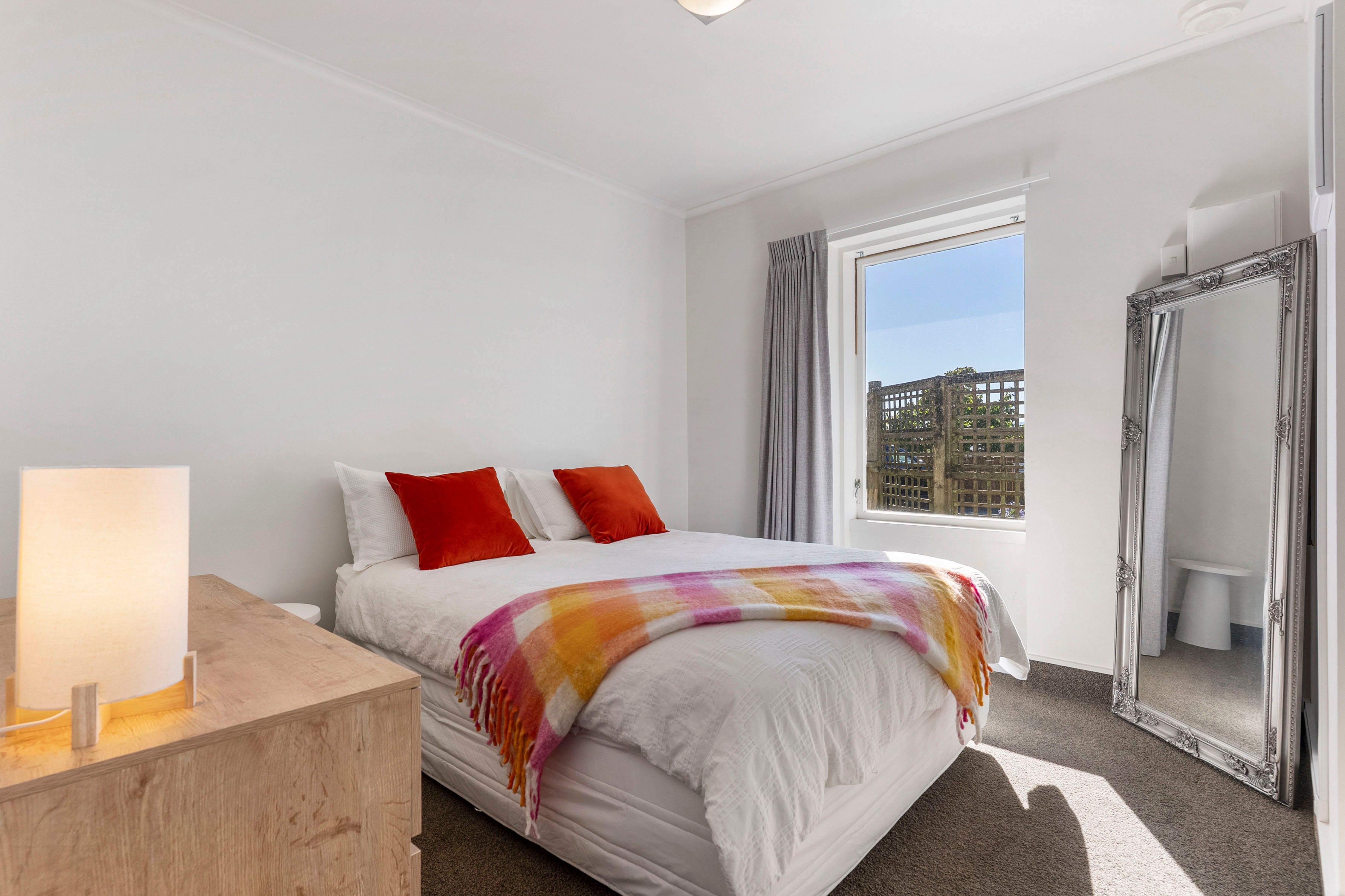 2/15 Upper Lewisville Terrace, Thorndon, Wellington City