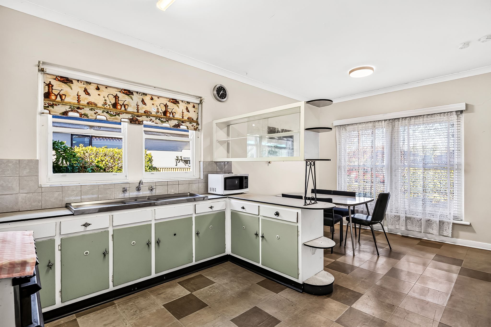 17 Emery Road — photo 6 of 16