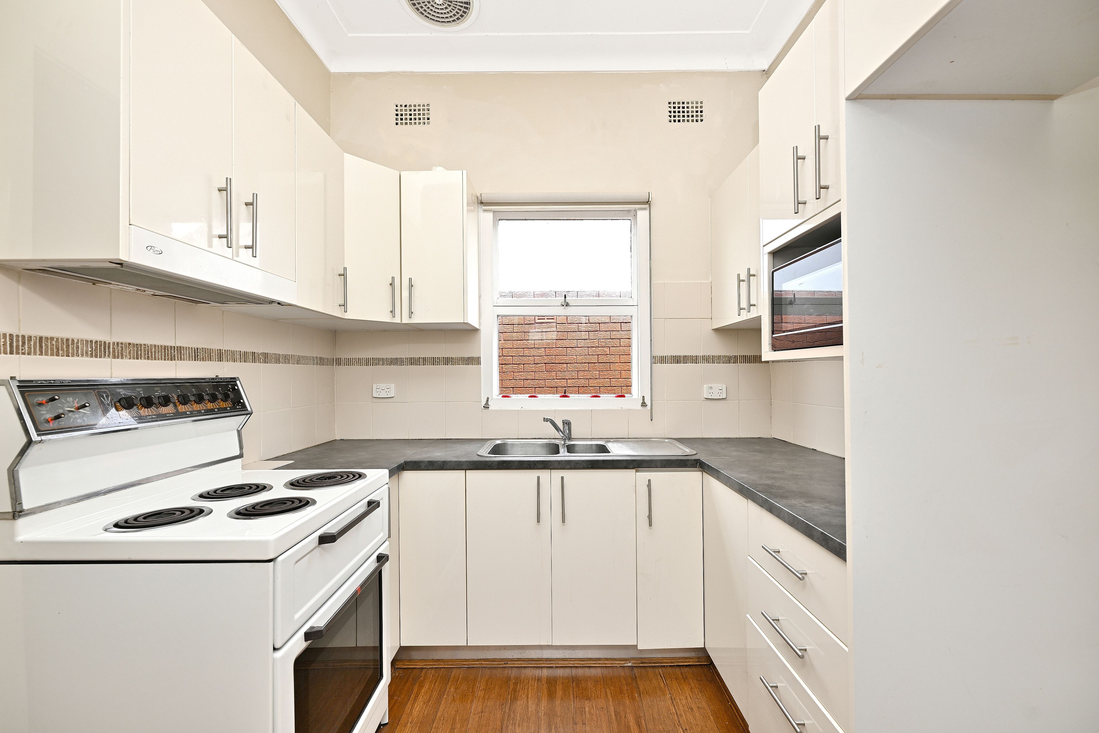 12 Boyce Road — photo 8 of 17