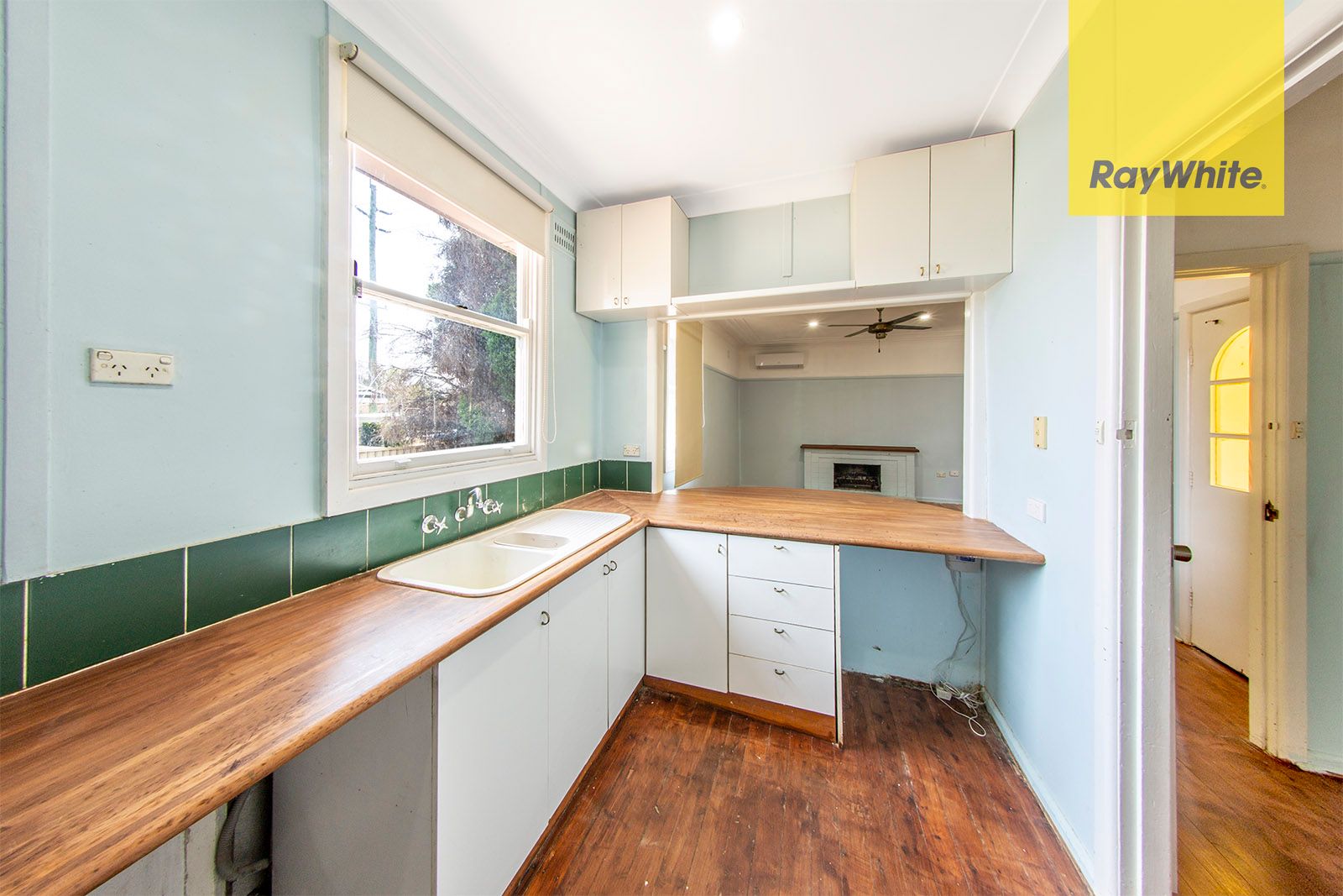 15 Glenn Avenue, Northmead, NSW 2152