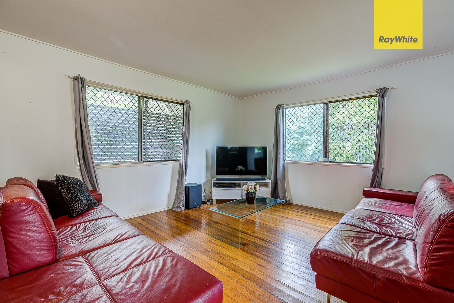 23-25 Macquarie Street, Woodridge, QLD 4114