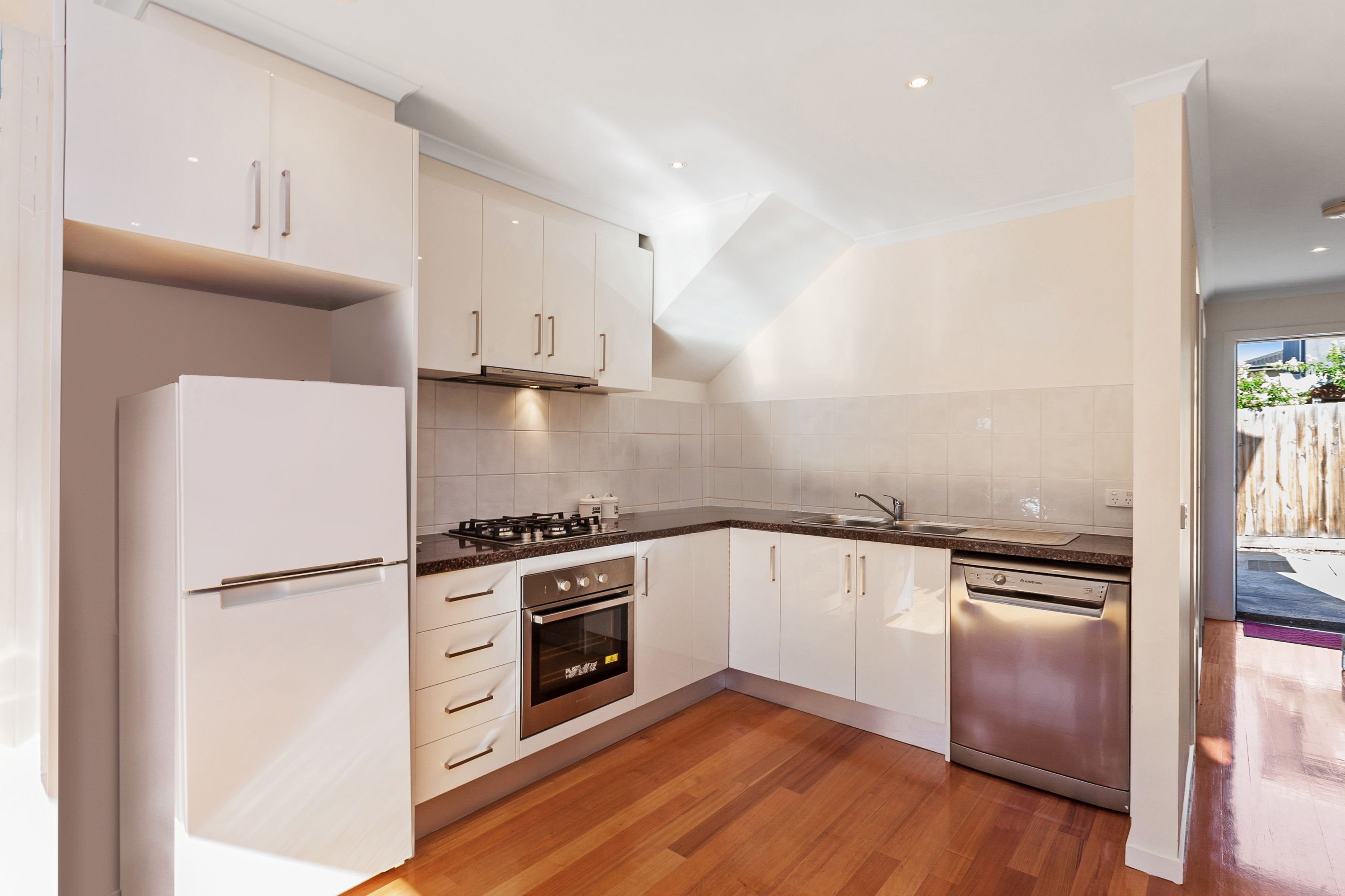 2/45 St Vigeons Road, Reservoir, VIC 3073