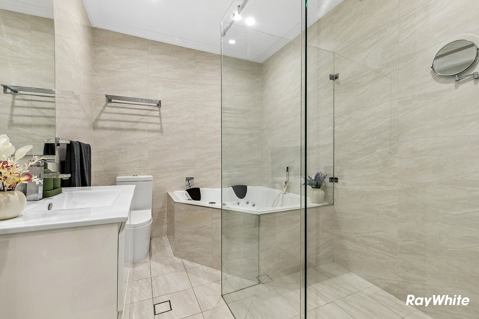 10 Byron Avenue — photo 6 of 10