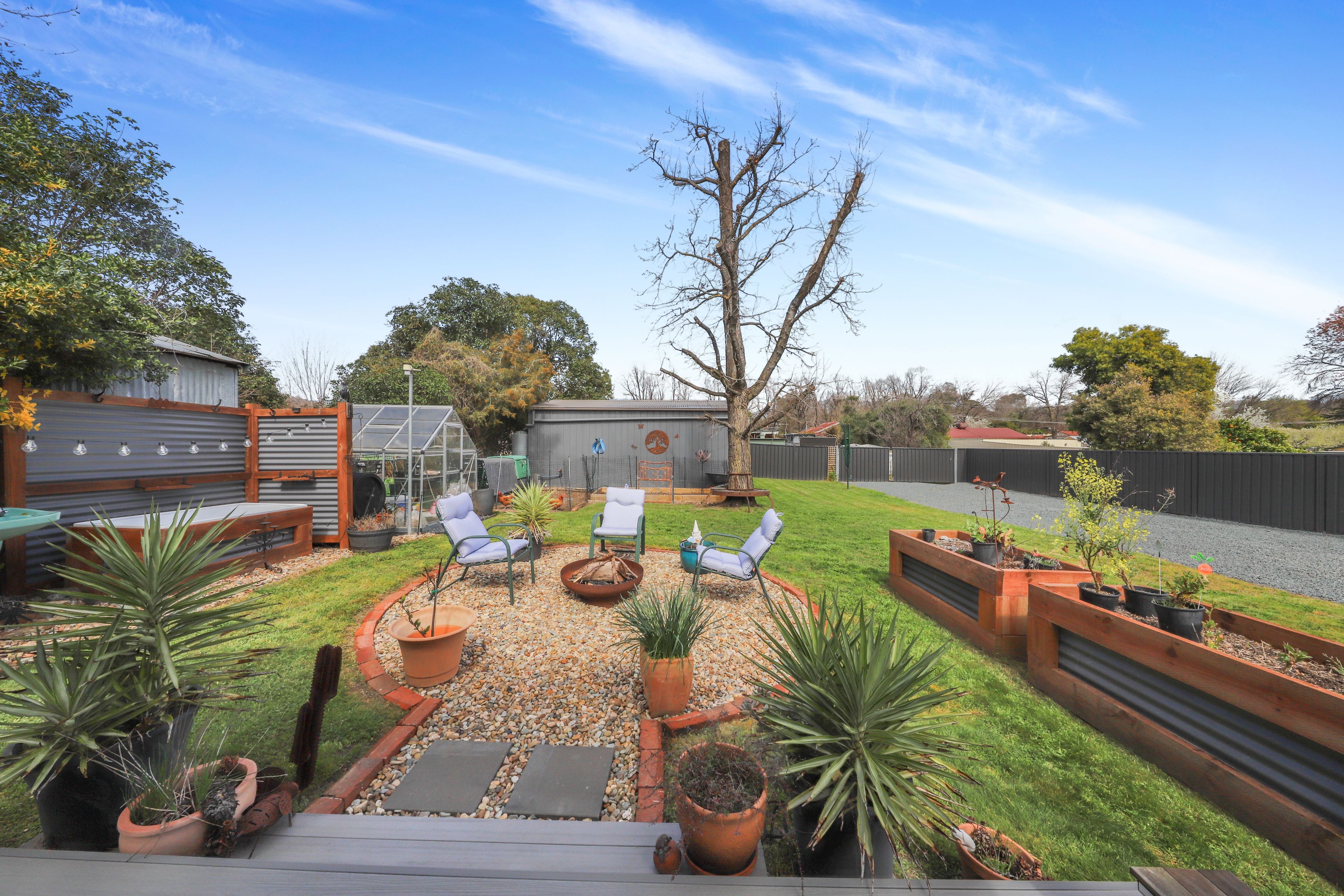 53 Lockhart Street — photo 16 of 19