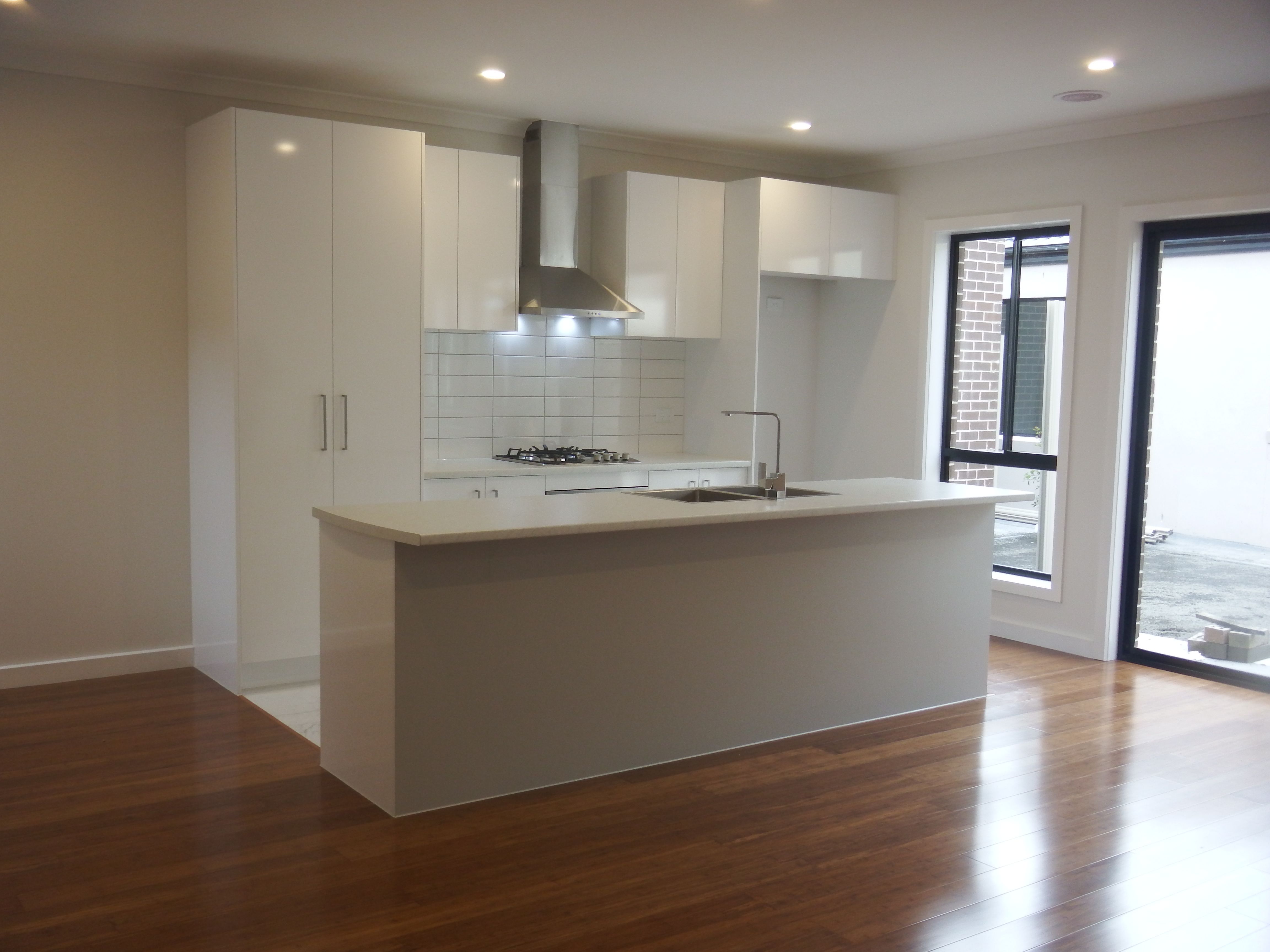 16 McGlynn Avenue, South Morang, VIC 3752