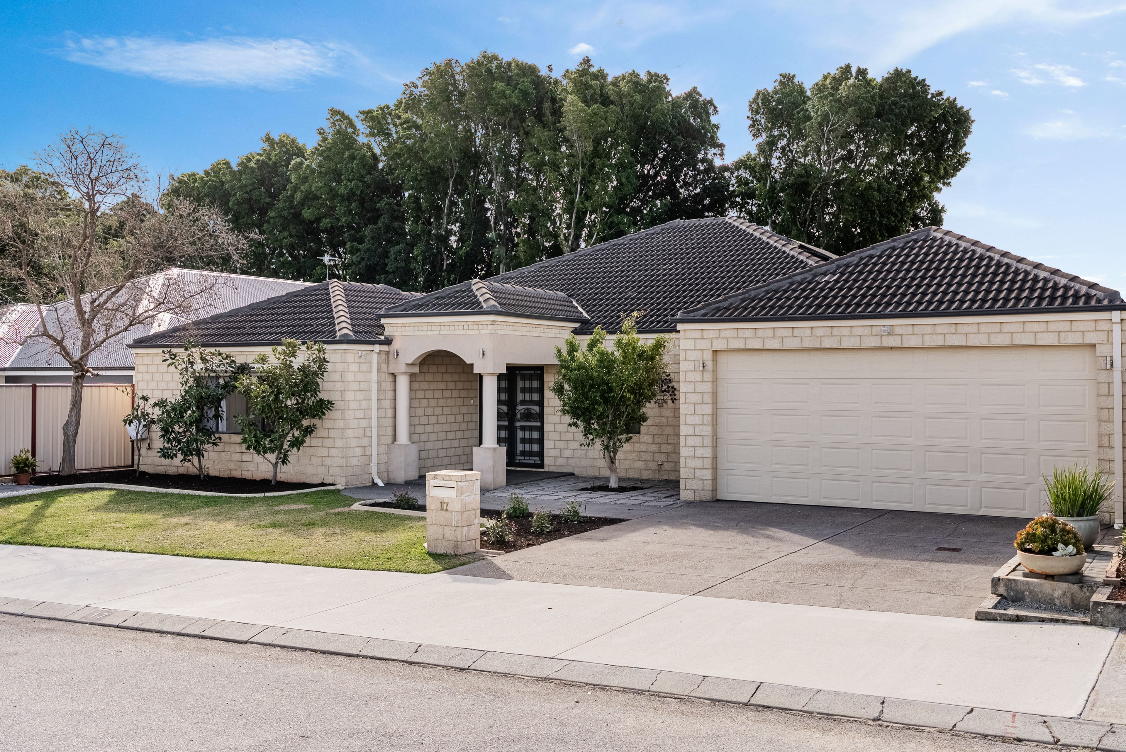 17 Westbury Lane, Madeley, WA 6065