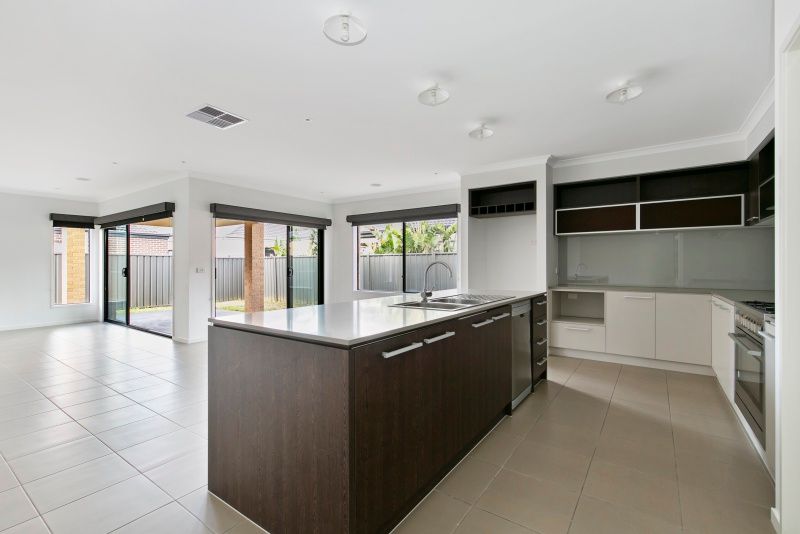 31 Fortuna Crescent, Cranbourne West, VIC 3977