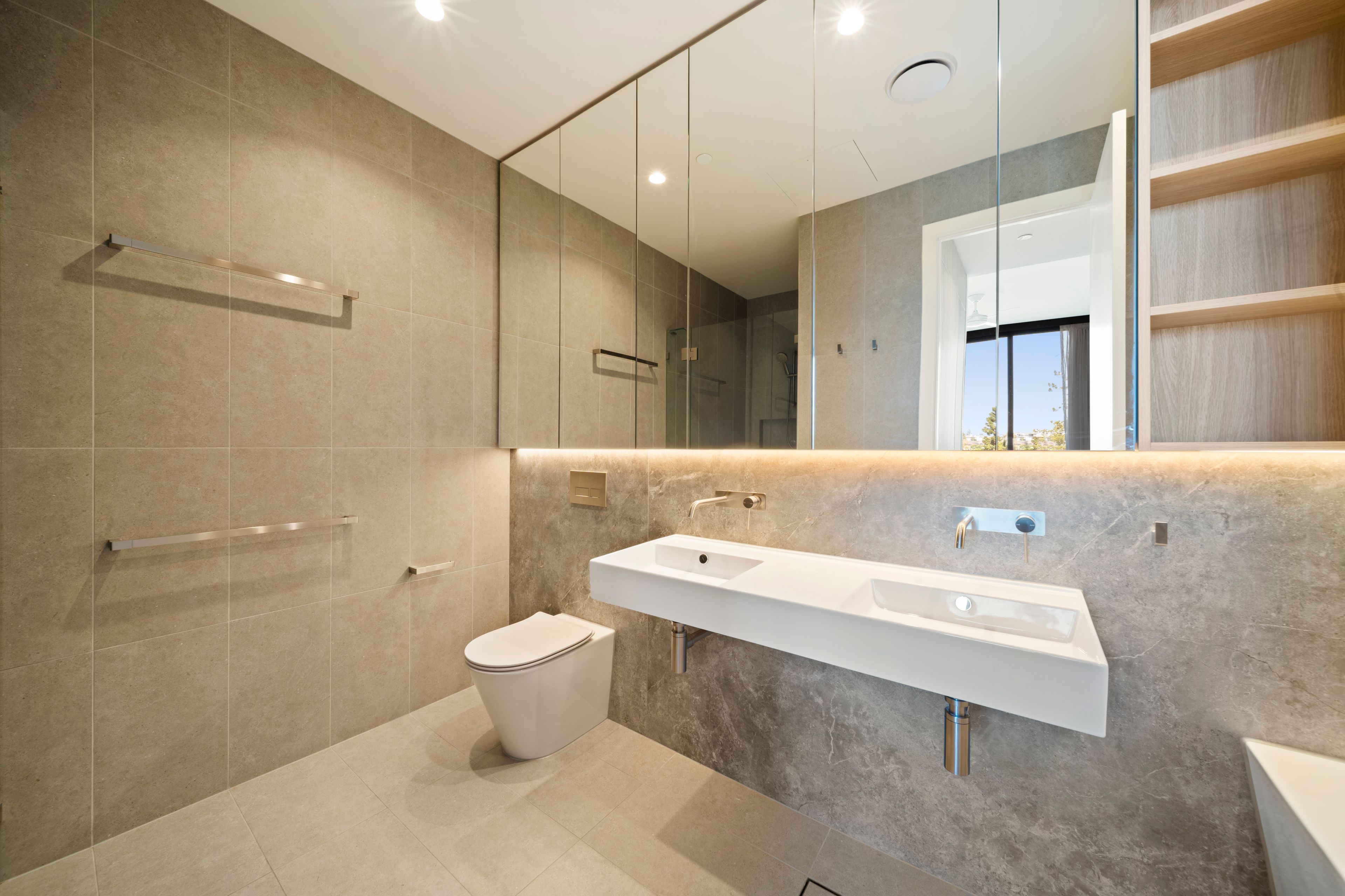 301/20 Edmondstone Street — photo 13 of 30
