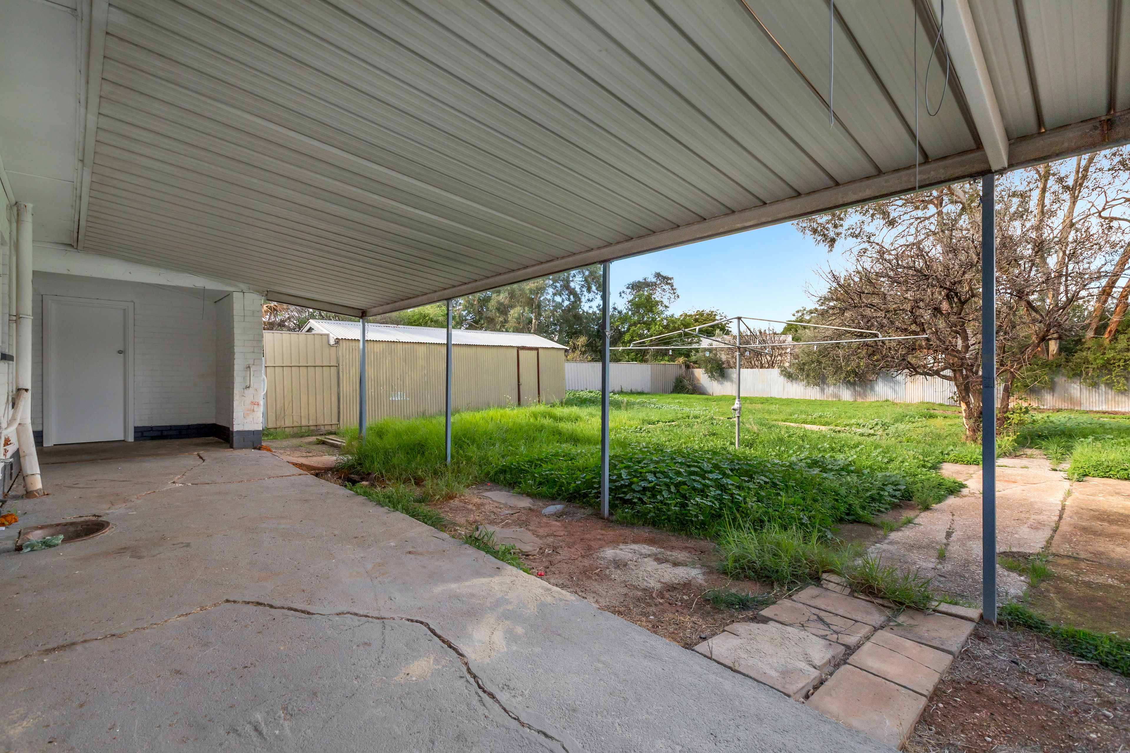 128 Woodford Road — photo 18 of 23