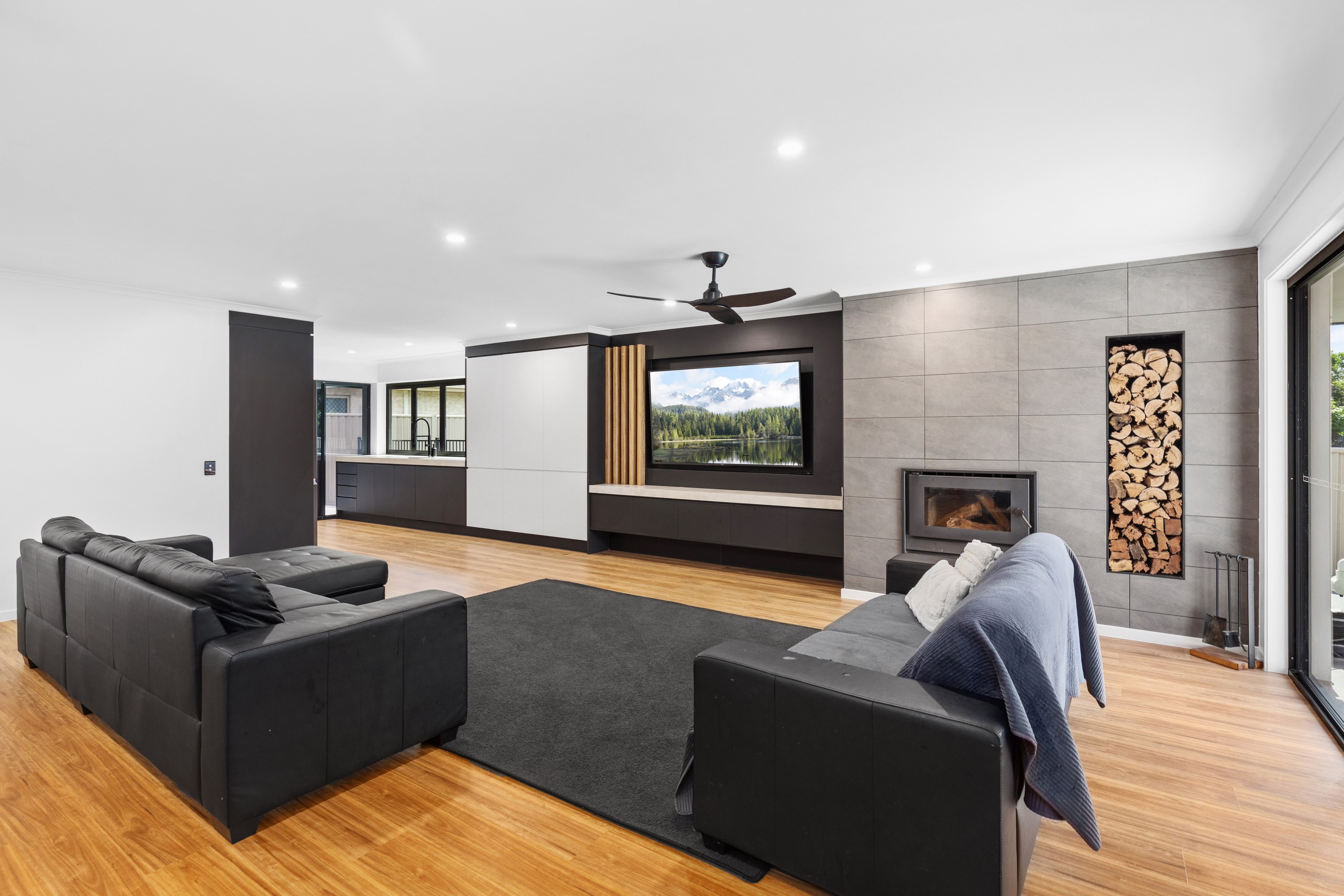 26 Maddock Avenue, Mooloolah Valley, QLD 4553