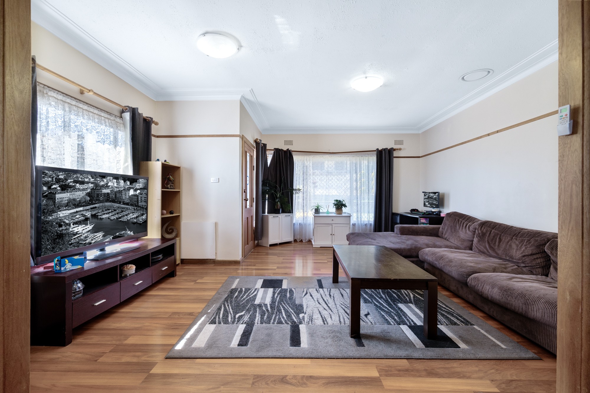 33 Grandview Drive, Campbelltown, NSW 2560