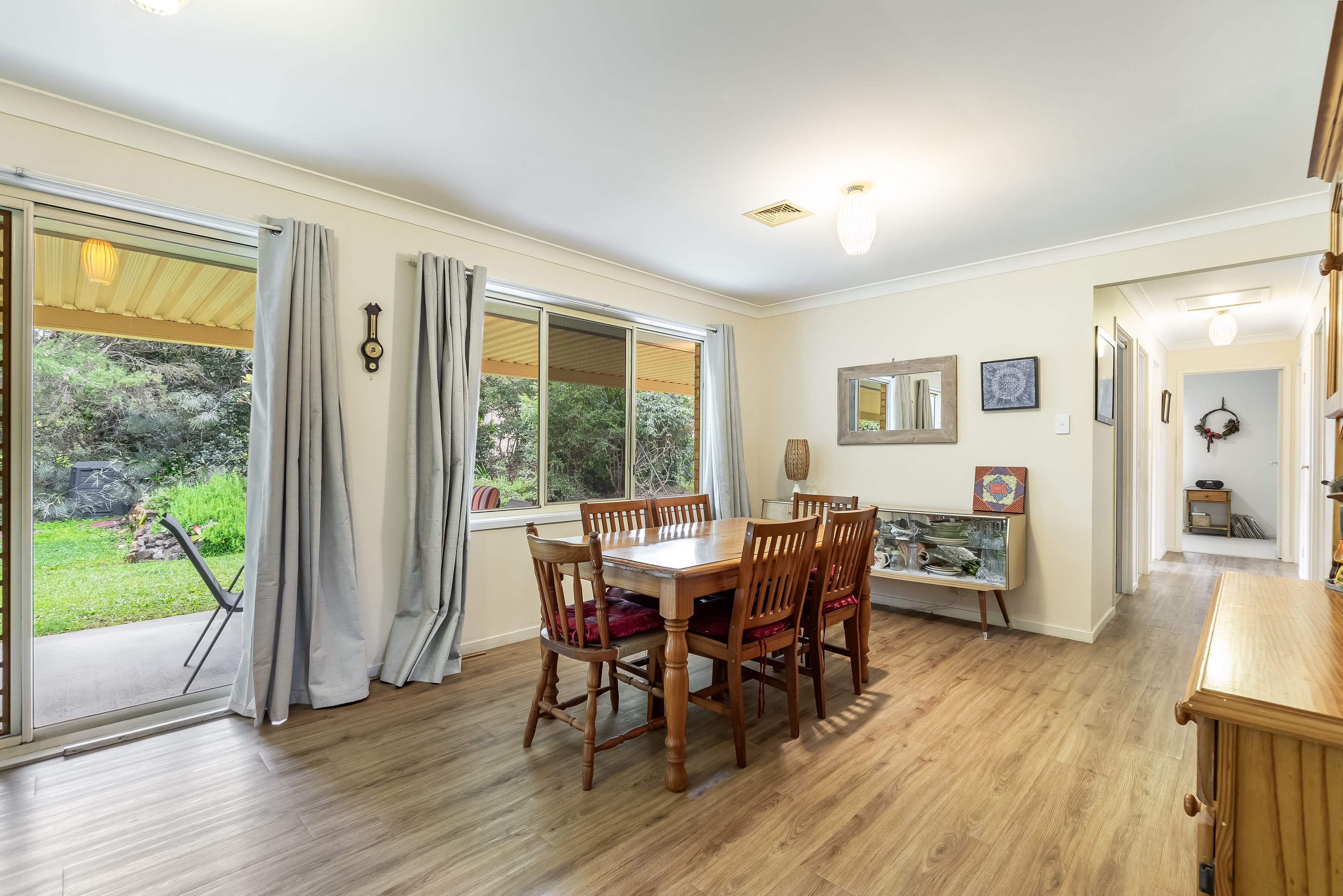 19 Pratts Road — photo 7 of 17