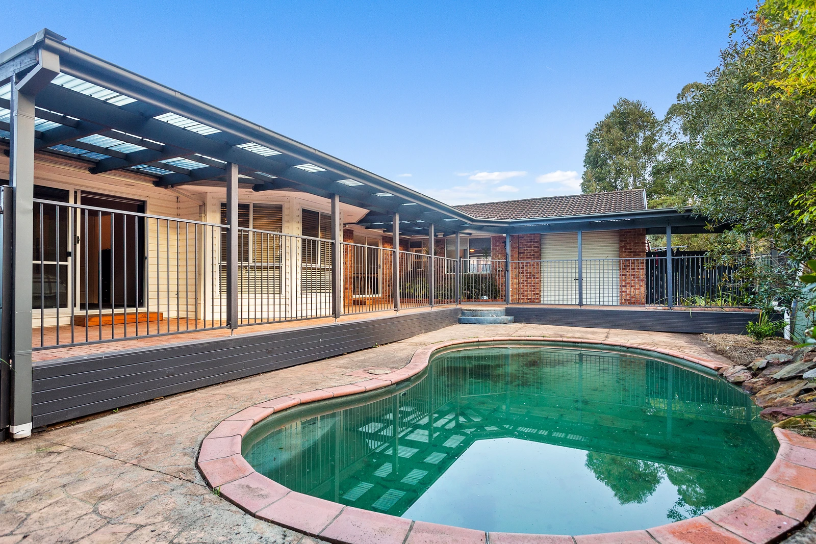 10 Normanby Place, Albion Park, NSW 2527