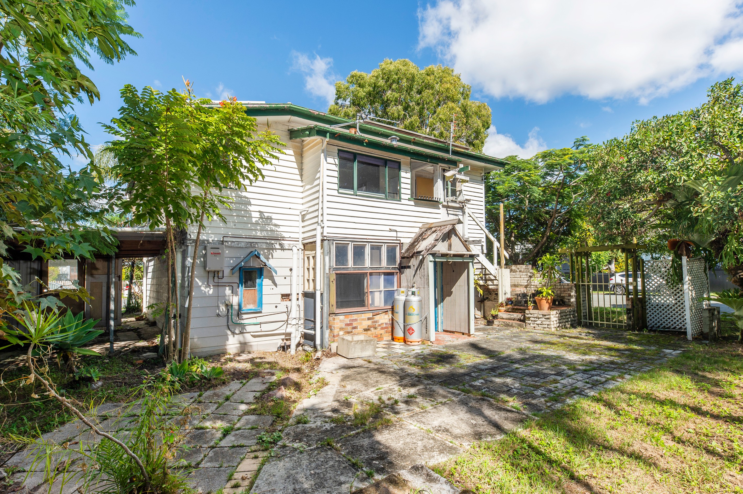 131 Pohlman Street, Southport, QLD 4215