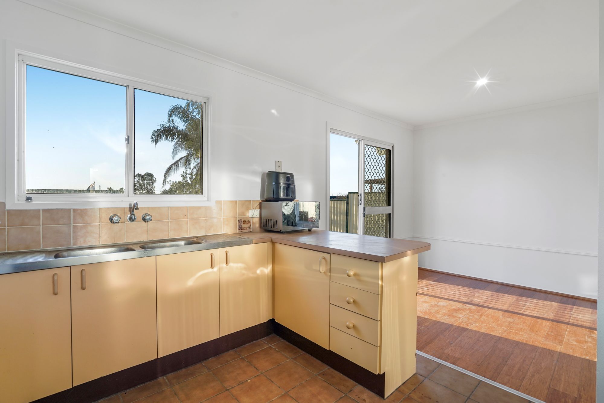 10 Devine Street — photo 5 of 22