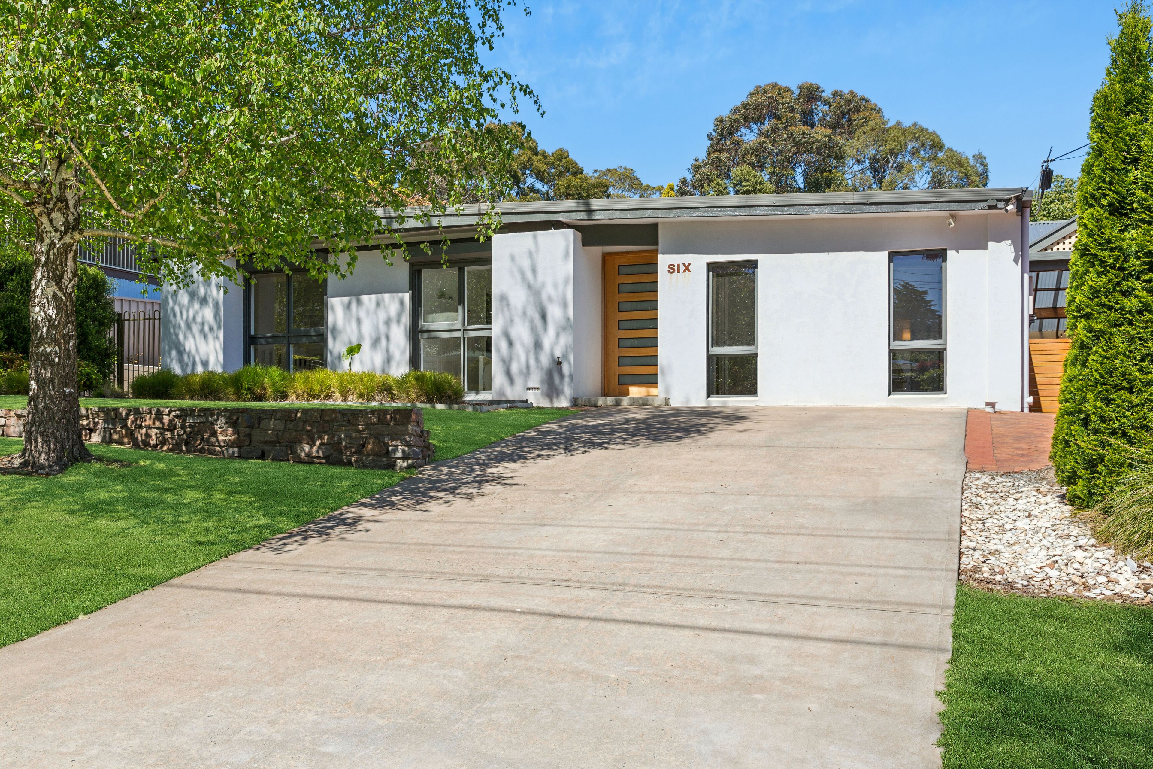 6 Reserve Avenue — photo from Ray White Mount Barker