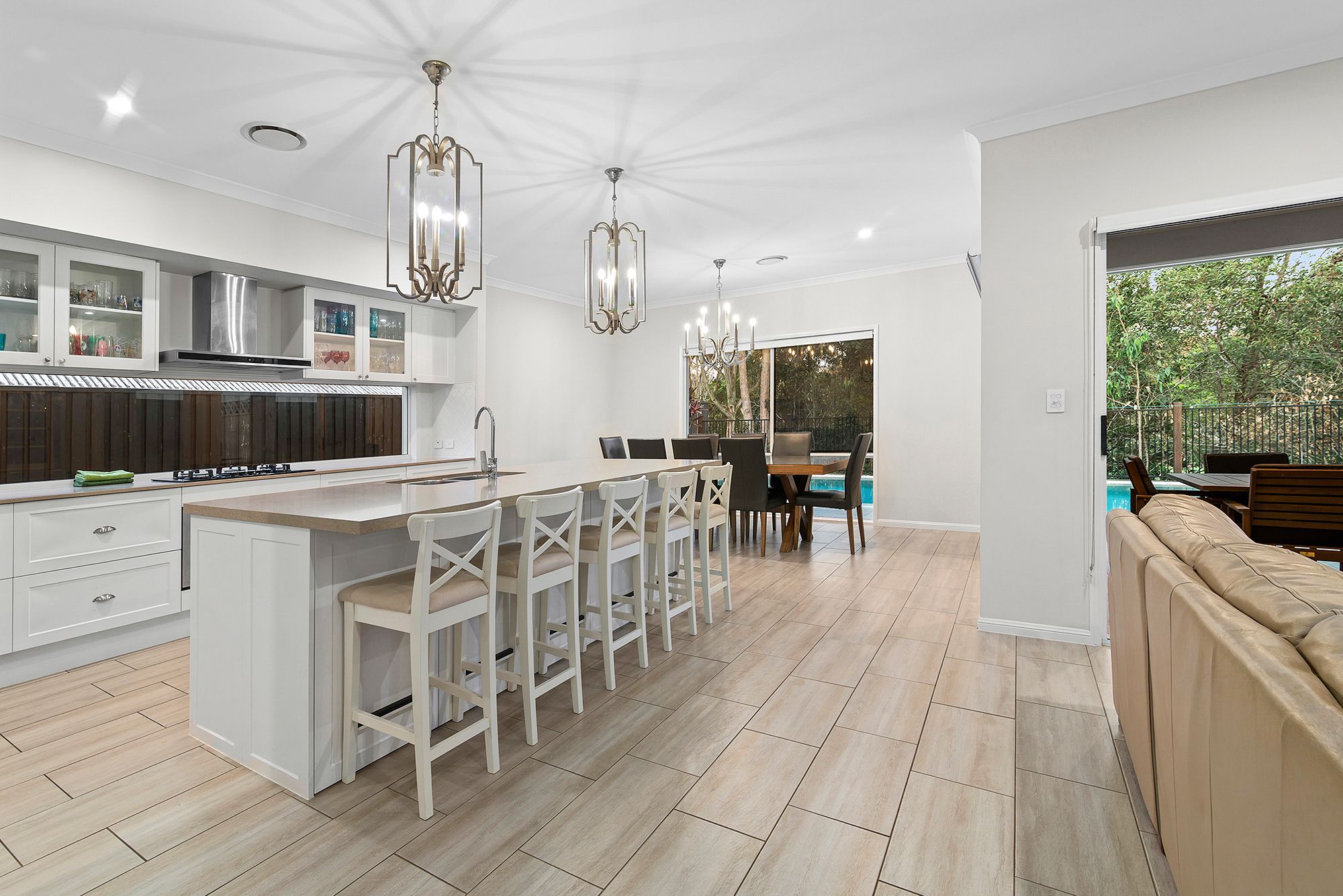 16 Woodward Crescent — photo 6 of 27