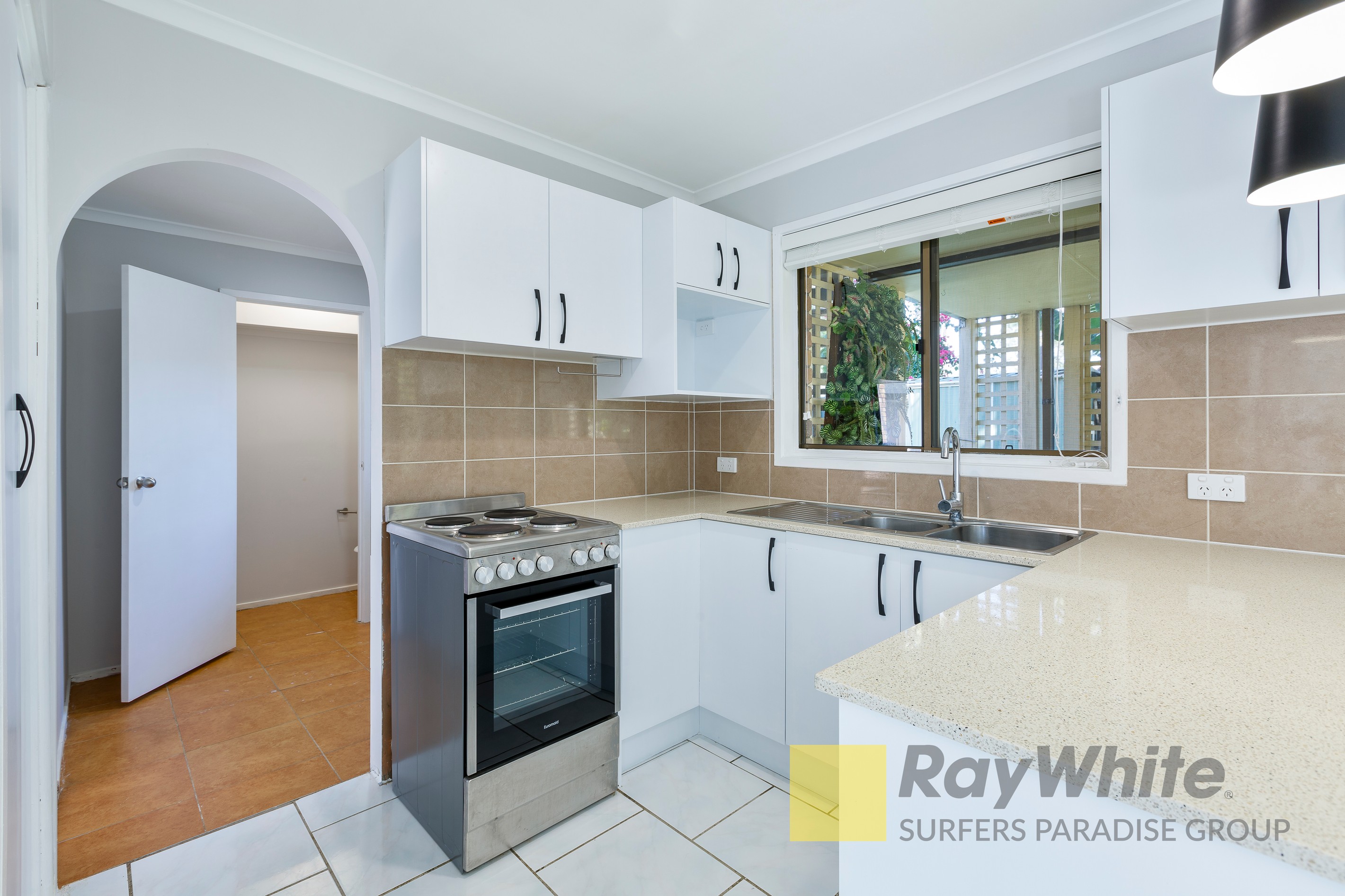 4/21 St Kevins Avenue, Benowa, QLD 4217