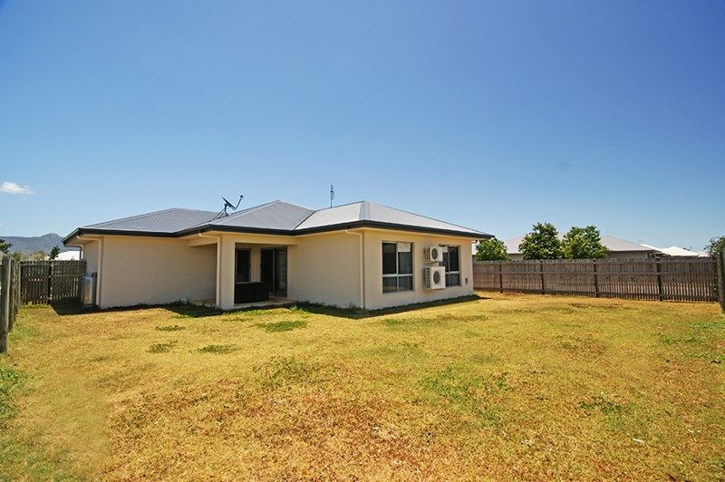 2 Doyles Circuit, Kelso, QLD 4815