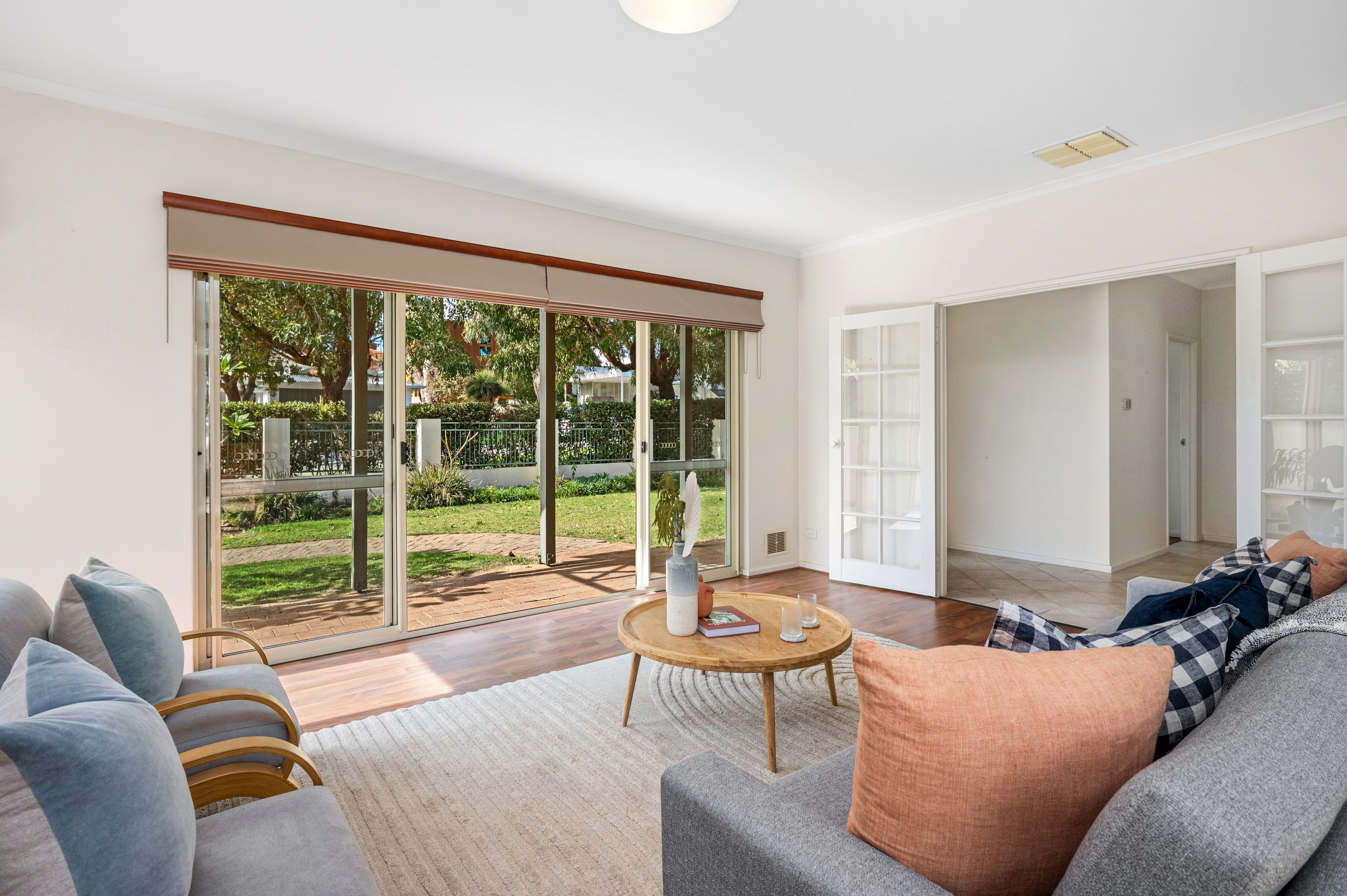 53 Bournemouth Crescent — photo 3 of 19